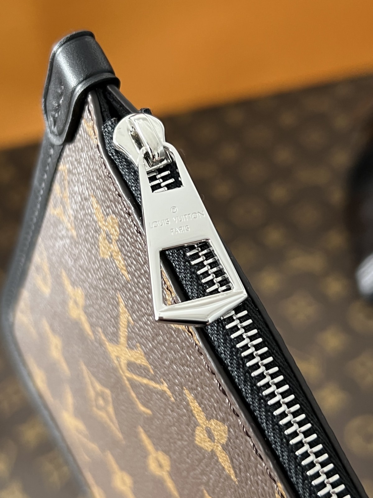 Shebag Louis Vuitton M25143 CARRYALL DARK medium size full review over 300 photos (2024 Sep updated )-Botiga en línia de bosses falses de Louis Vuitton de millor qualitat, rèplica de bosses de disseny ru