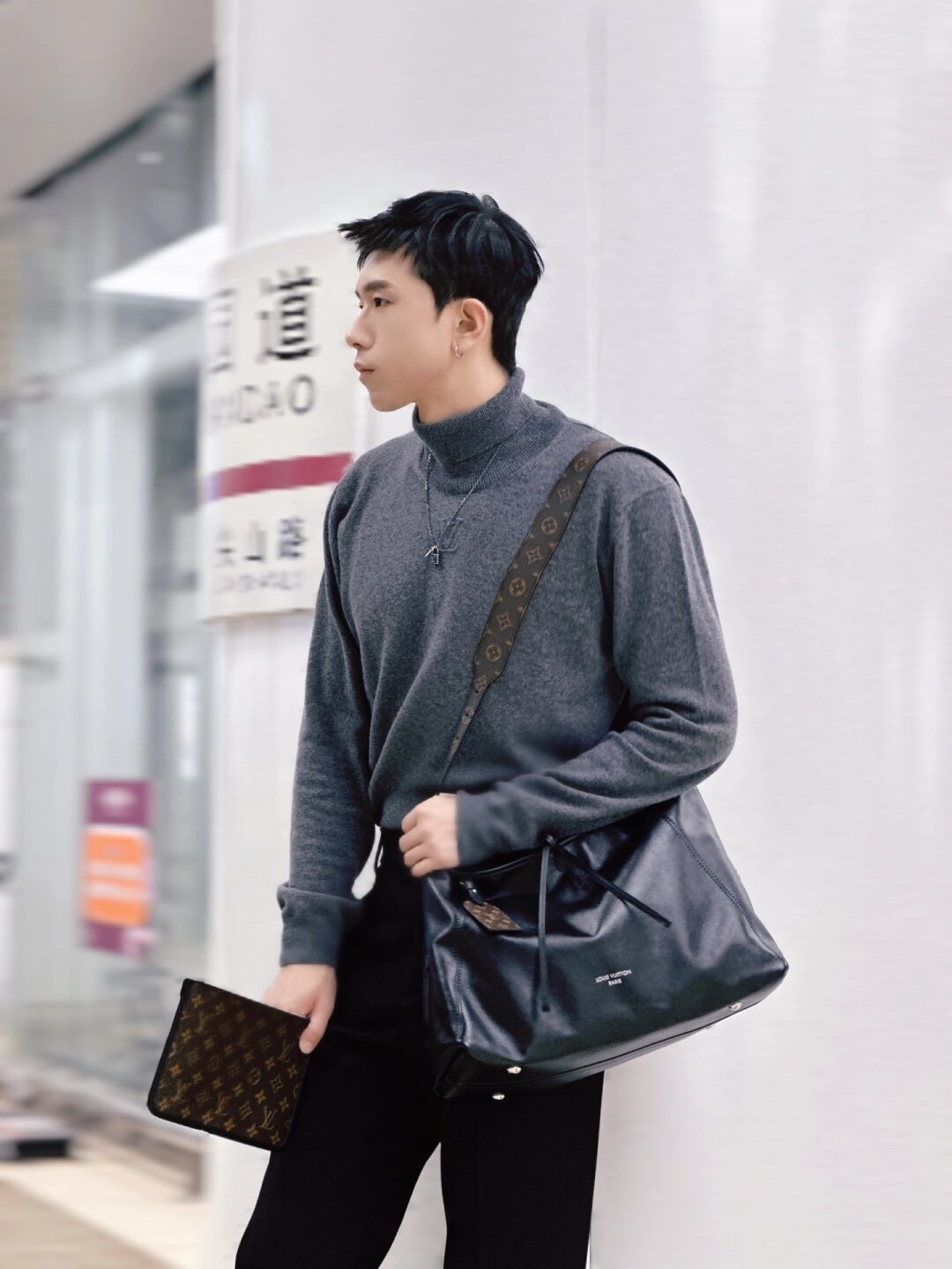 Shebag Louis Vuitton M25143 CARRYALL DARK medium size full review over 300 photos (2024 Sep updated )-最高品質の偽のルイヴィトンバッグオンラインストア、レプリカデザイナーバッグru