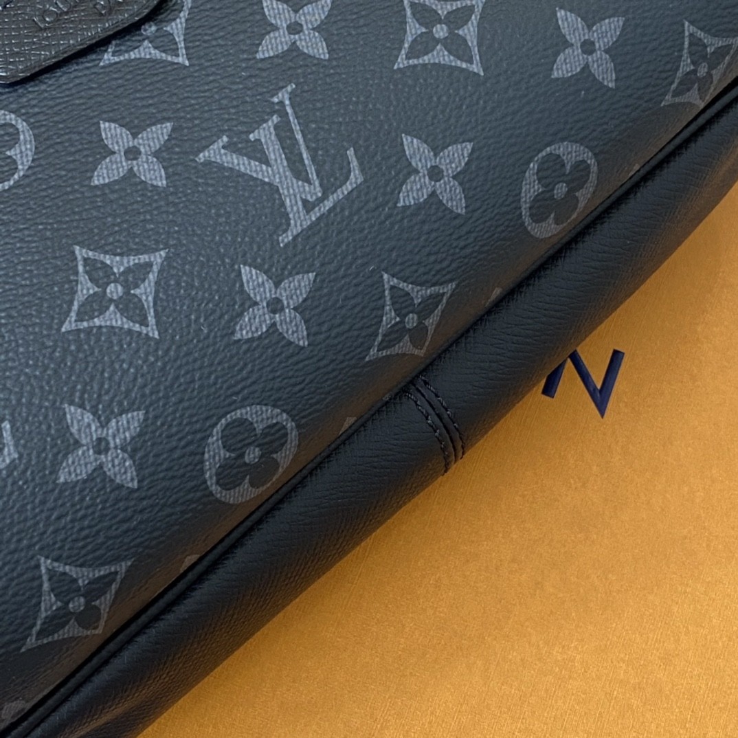 Shebag Louis Vuitton M30233 OUTDOOR bag full review (2024 Sep updated)-সেরা মানের নকল লুই ভিটন ব্যাগ অনলাইন স্টোর, রেপ্লিকা ডিজাইনার ব্যাগ ru