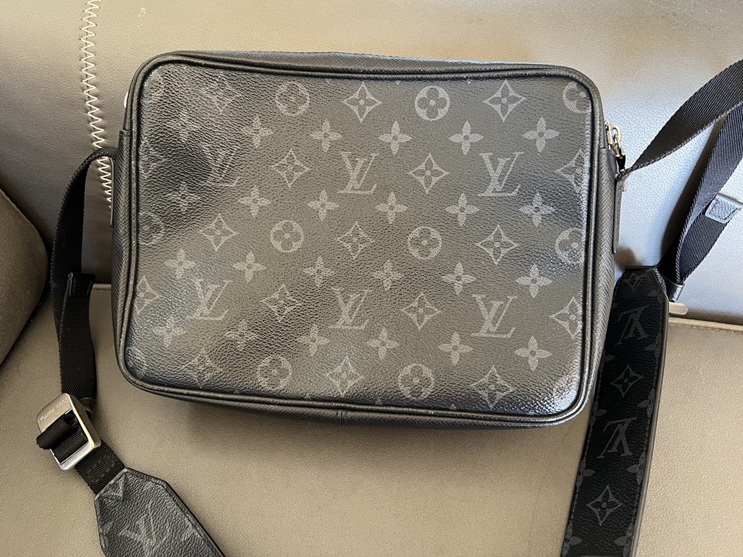 Shebag Louis Vuitton M30233 OUTDOOR bag full review (2024 Sep updated)-Labākās kvalitātes viltotās Louis Vuitton somas tiešsaistes veikals, dizaineru somas kopija ru