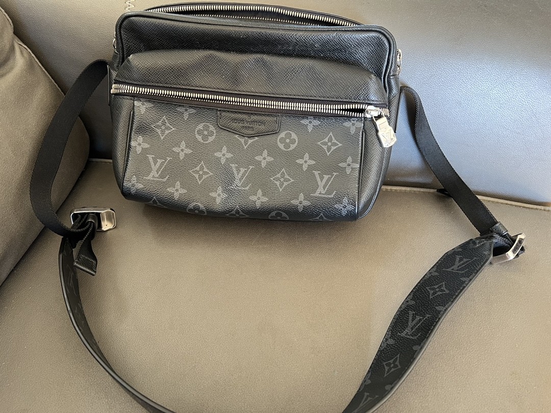 Shebag Louis Vuitton M30233 OUTDOOR bag full review (2024 Sep updated)-Best Quality Fake designer Bag Review, Replica designer bag ru