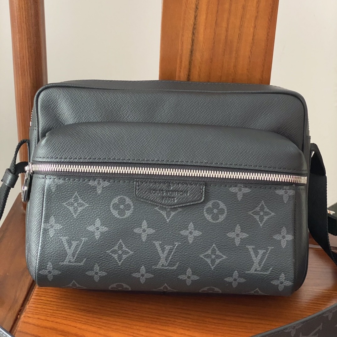 Shebag Louis Vuitton M30233 OUTDOOR bag full review (2024 Sep updated)-Best Quality Fake designer Bag Review, Replica designer bag ru