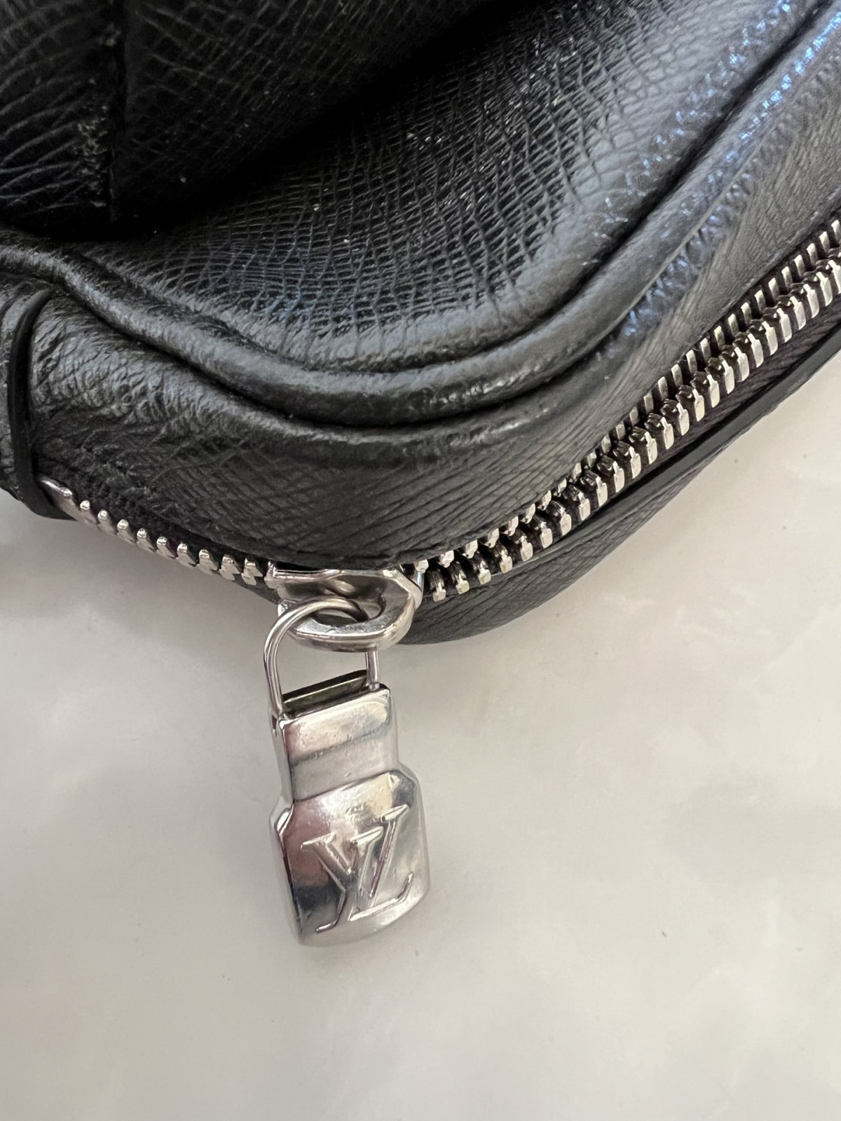 Shebag Louis Vuitton M30233 OUTDOOR bag full review (2024 Sep updated)-সেরা মানের নকল লুই ভিটন ব্যাগ অনলাইন স্টোর, রেপ্লিকা ডিজাইনার ব্যাগ ru