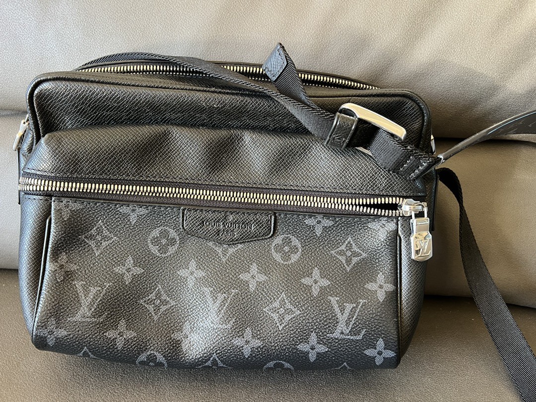 Shebag Louis Vuitton M30233 OUTDOOR bag full review (2024 Sep updated)-Tayada ugu Fiican ee Louis Vuitton Boorsada Online Store, Bac naqshadeeye nuqul ah