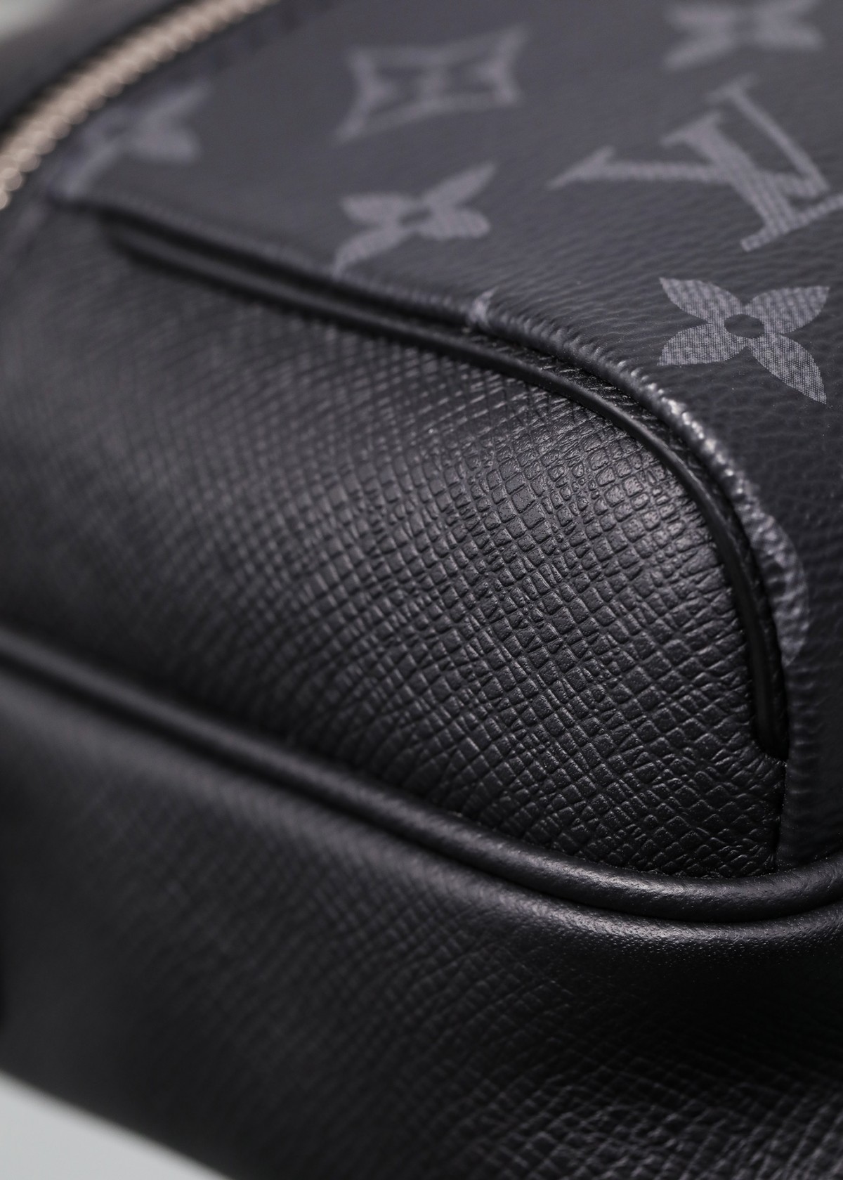 Shebag Louis Vuitton M30233 OUTDOOR bag full review (2024 Sep updated)-Magazin online de geanți Louis Vuitton fals de cea mai bună calitate, geantă de designer replica ru