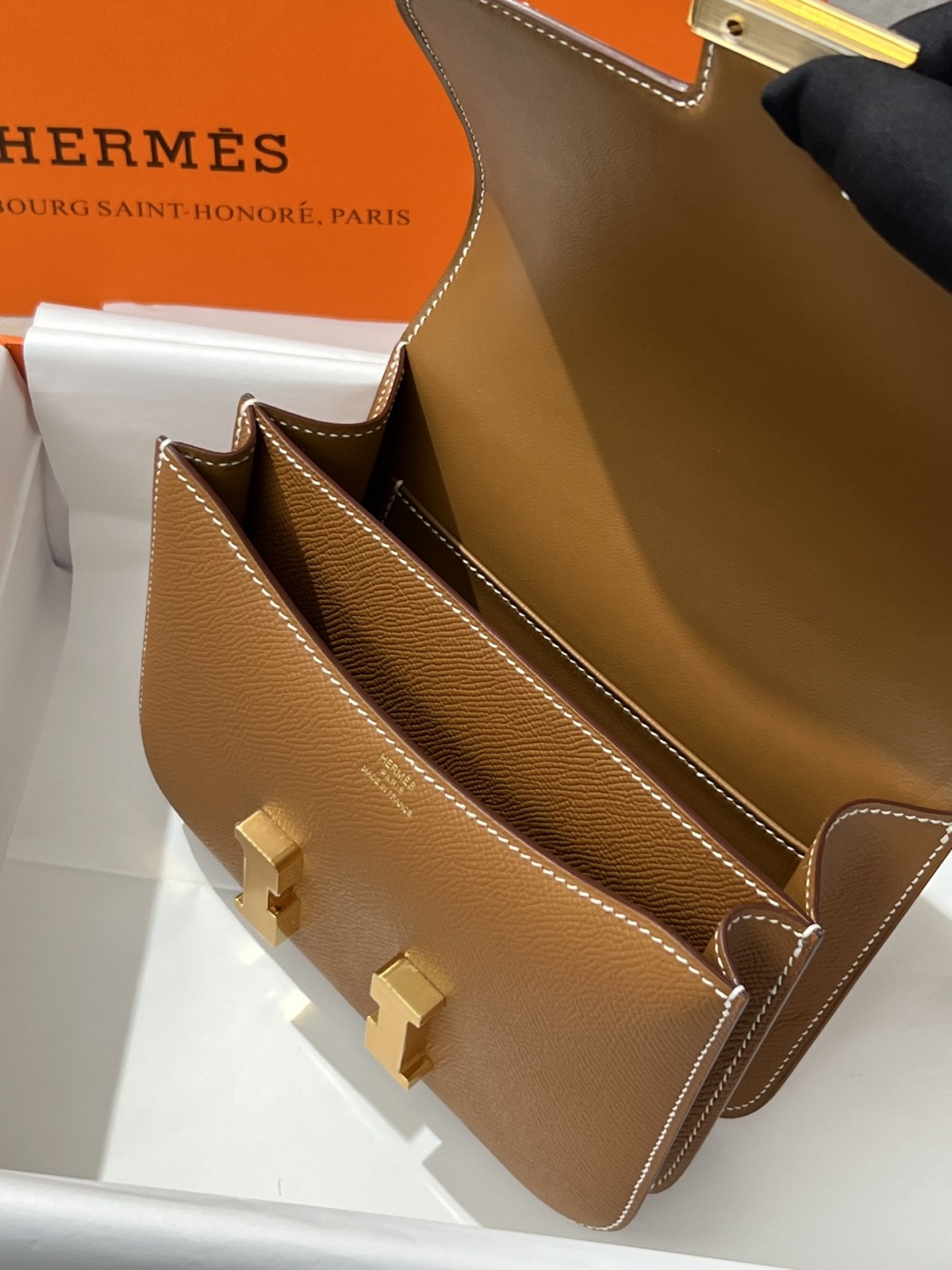 Shebag VS Authentic! Hermes Constance 19 in golden brown (2024 Sep updated)-Legjobb minőségű hamis Louis Vuitton táska online áruház, replika designer táska ru