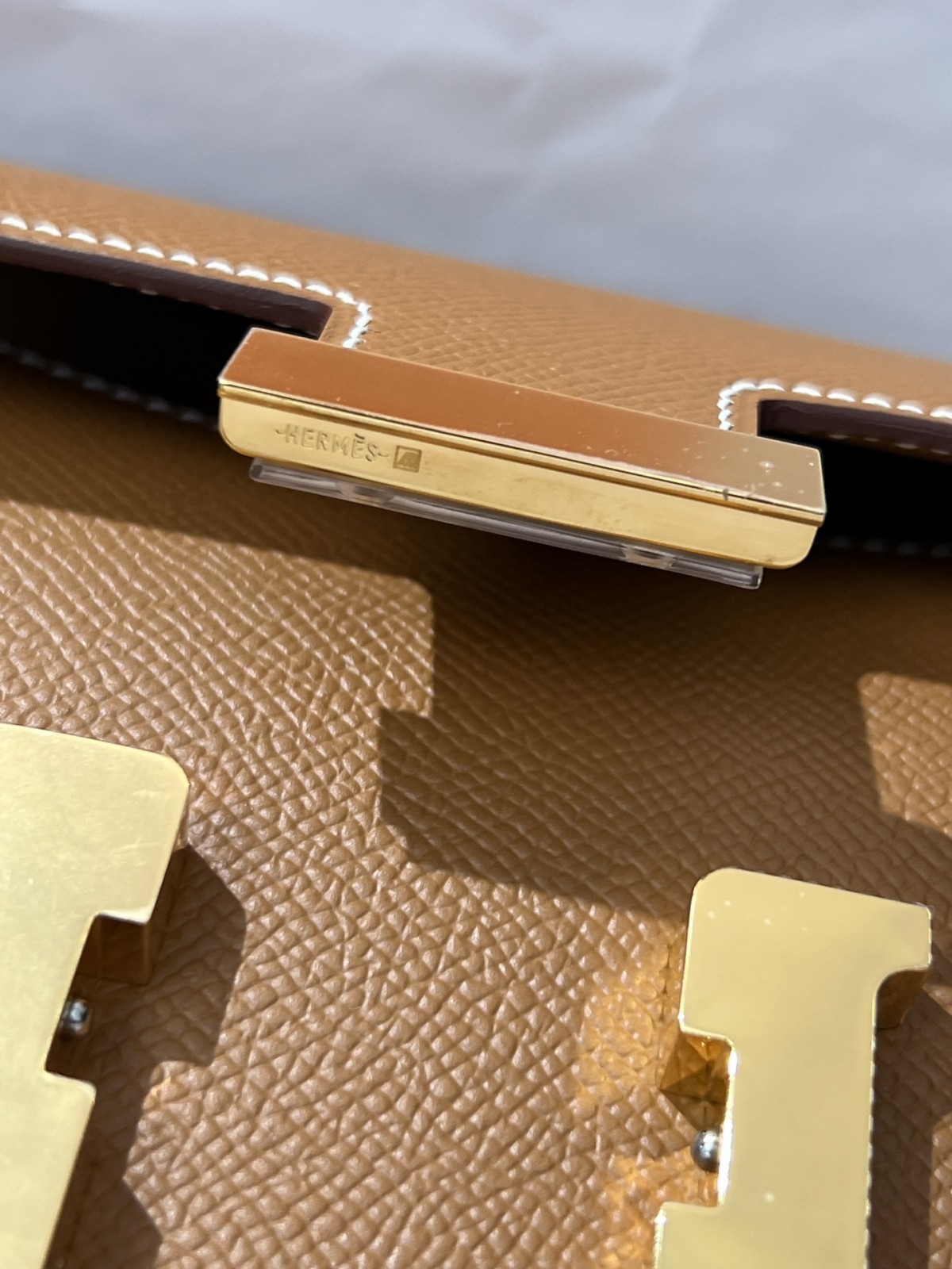 Shebag VS Authentic! Hermes Constance 19 in golden brown (2024 Sep updated)-Duka la Mtandaoni la Begi Bandia ya Louis Vuitton ya Ubora, Begi la wabuni wa Replica ru