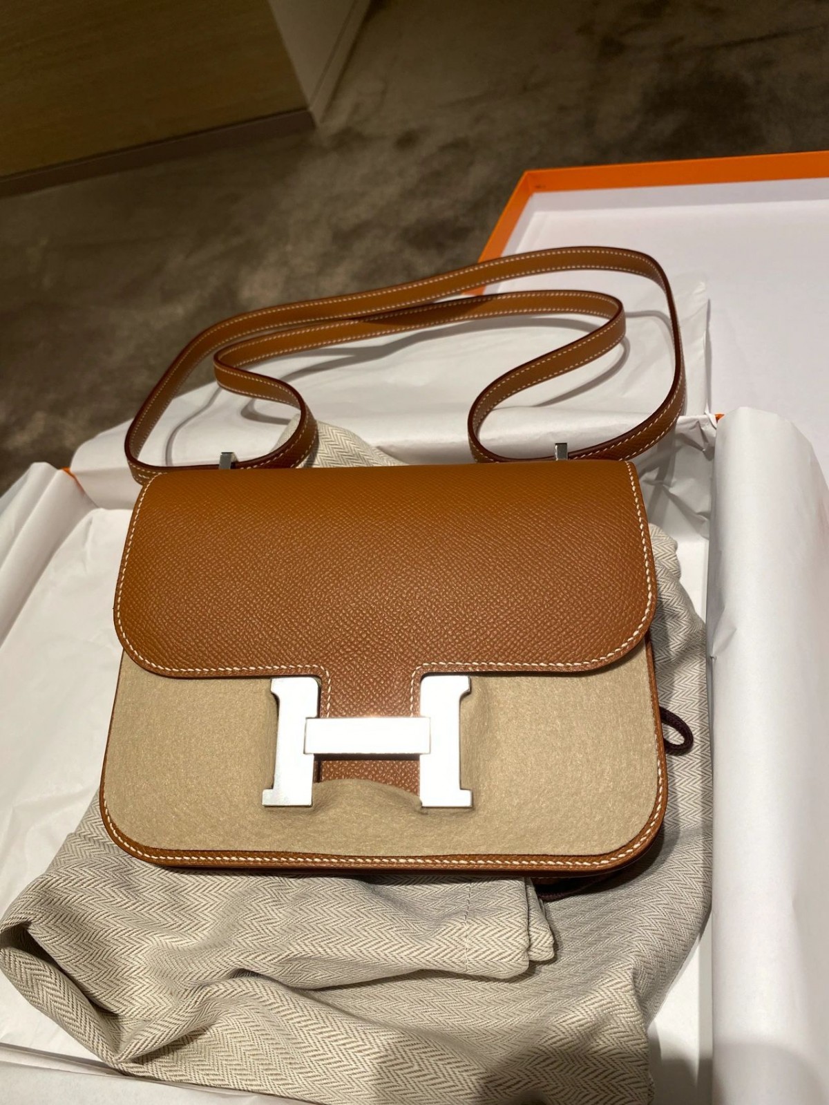 Shebag VS Authentic! Hermes Constance 19 in golden brown (2024 Sep updated)-Beste kwaliteit nep Louis Vuitton tas online winkel, replica designer tas ru