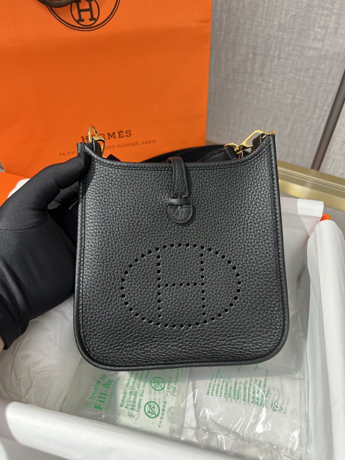 Shebag Hermes Evelyn 16 in black gold full review (2024 Nov updated)-Best Quality Fake designer Bag Review, Replica designer bag ru