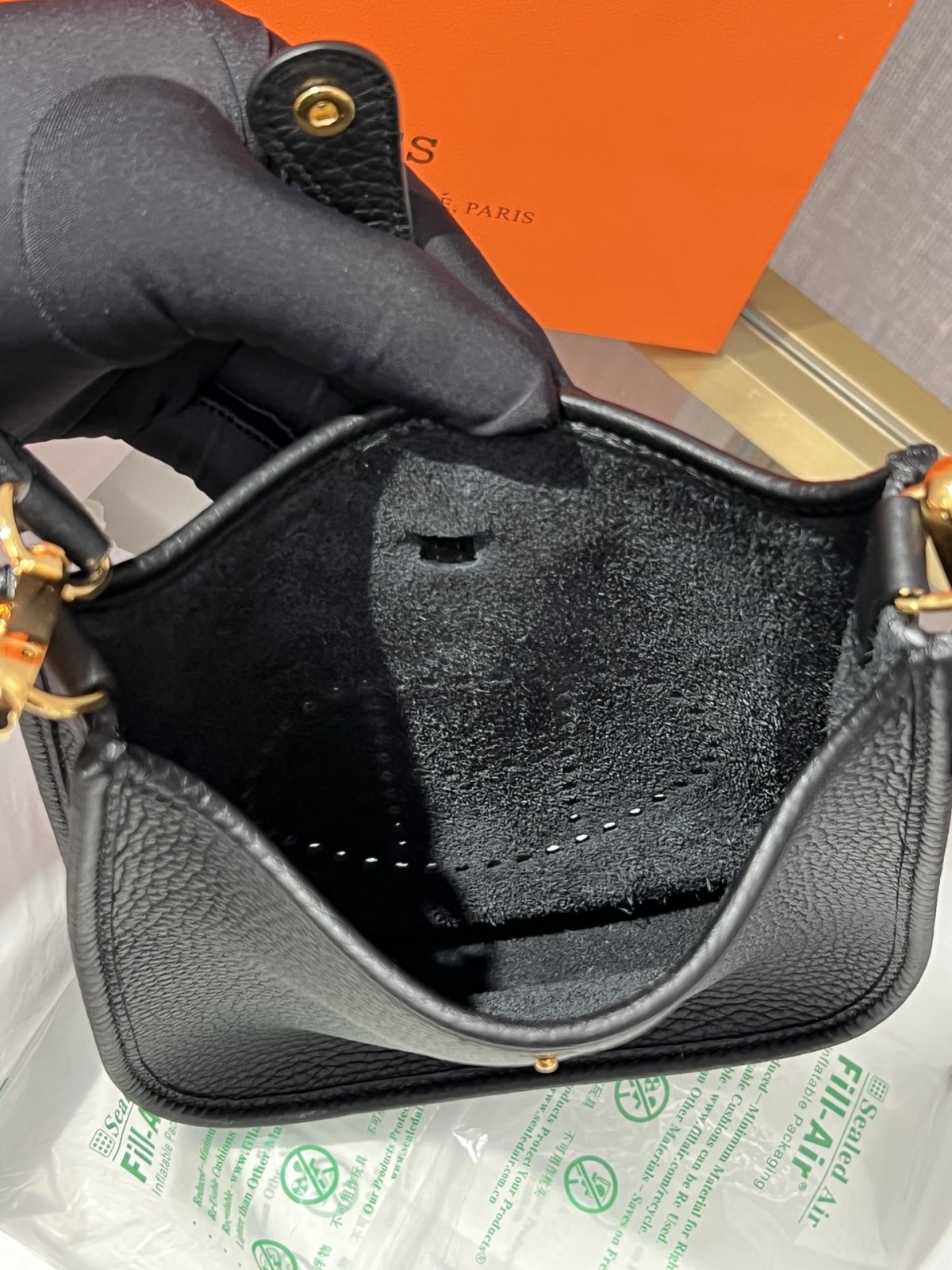 Shebag Hermes Evelyn 16 in black gold full review (2024 Nov updated)-Best Quality Fake designer Bag Review, Replica designer bag ru