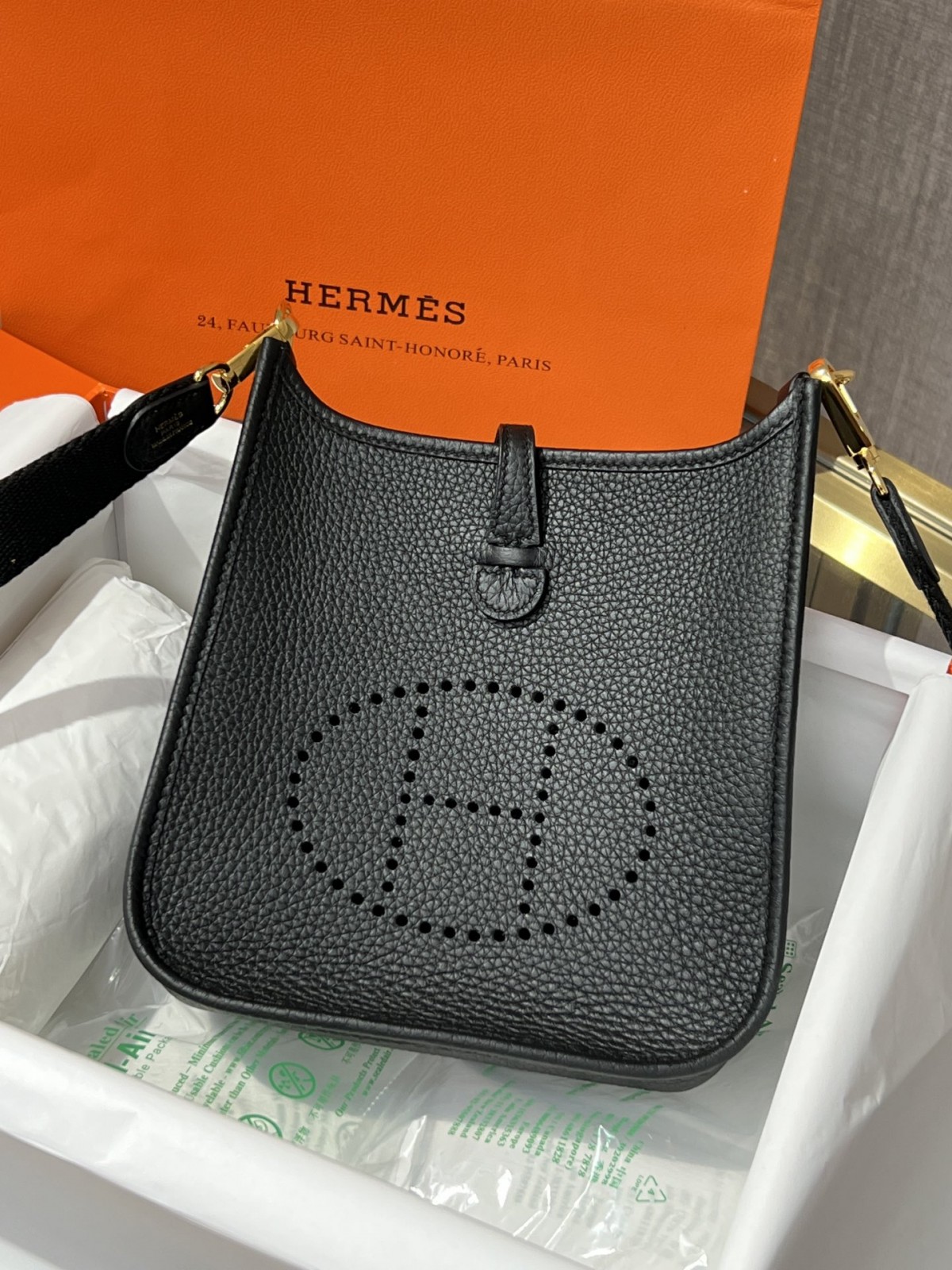 Shebag Hermes Evelyn 16 in black gold full review (2024 Nov updated)-Best Quality Fake designer Bag Review, Replica designer bag ru