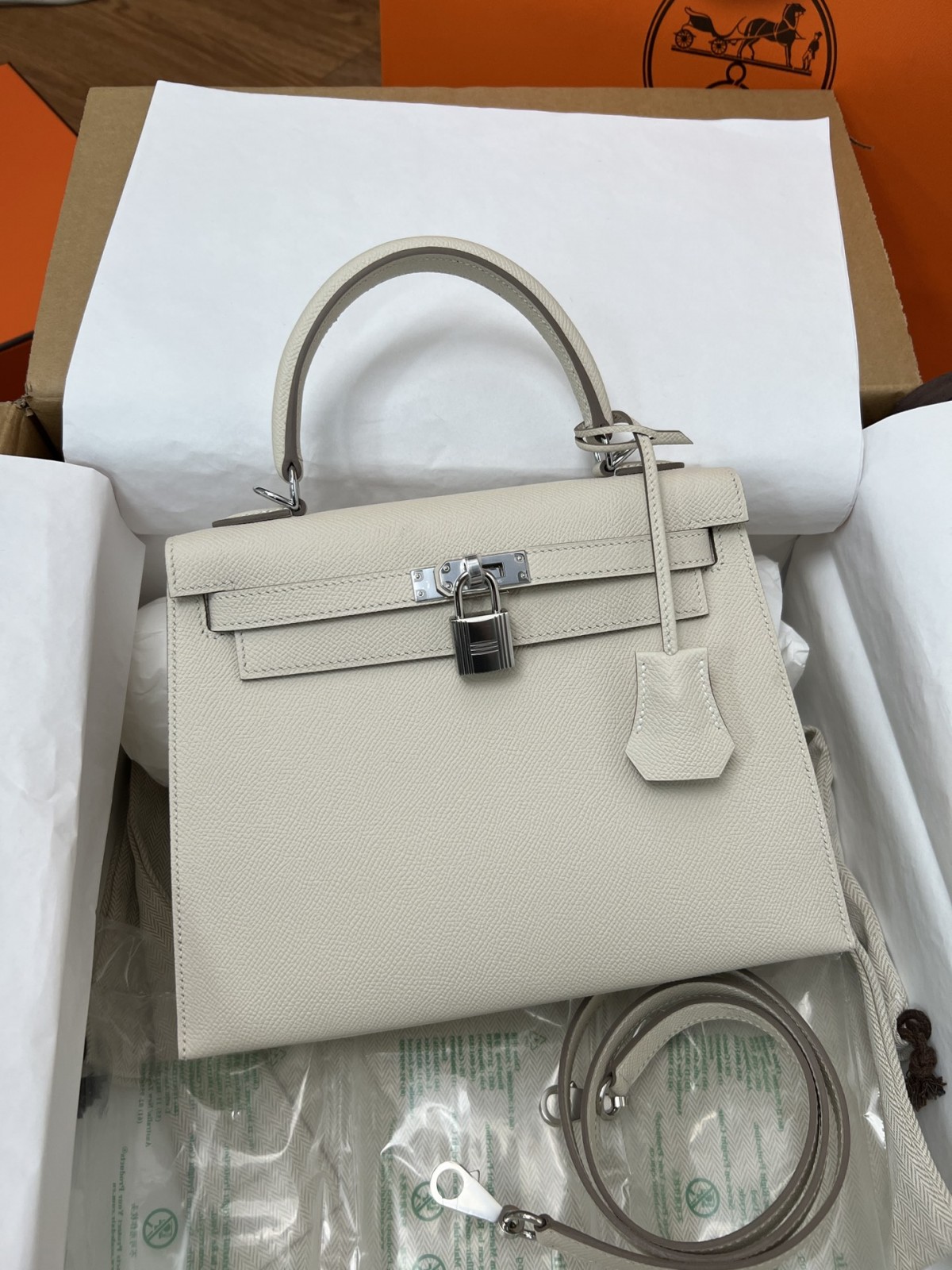 Shebag full handmade Hermes Kelly 25 in white Epsom leather full review （2024 Dec updated）-Best Quality Fake Louis Vuitton Bag Online Store, Replica designer bag ru