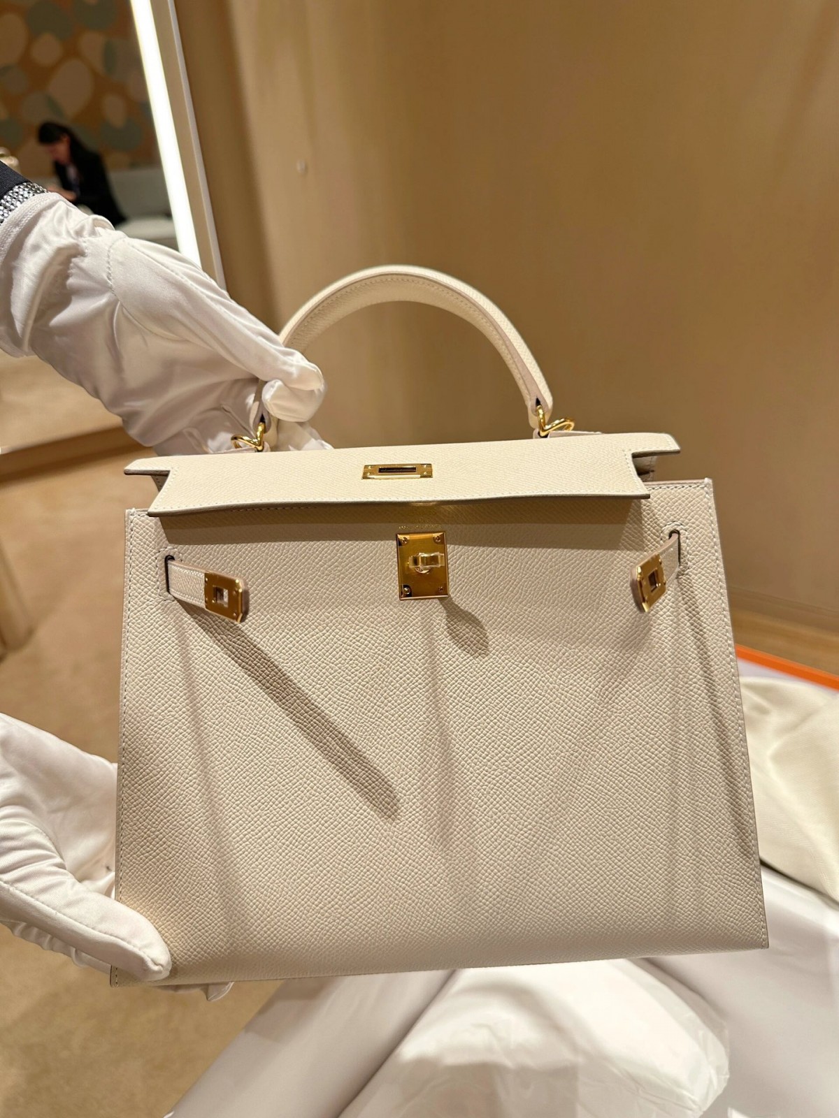 Shebag 15% off！And Hermes Kelly 25 snow white bag in gold hardware fully hand made review (2024 Dec updated)-Best Quality Fake Louis Vuitton сумка онлайн дүкөнү, Replica дизайнер сумка ru