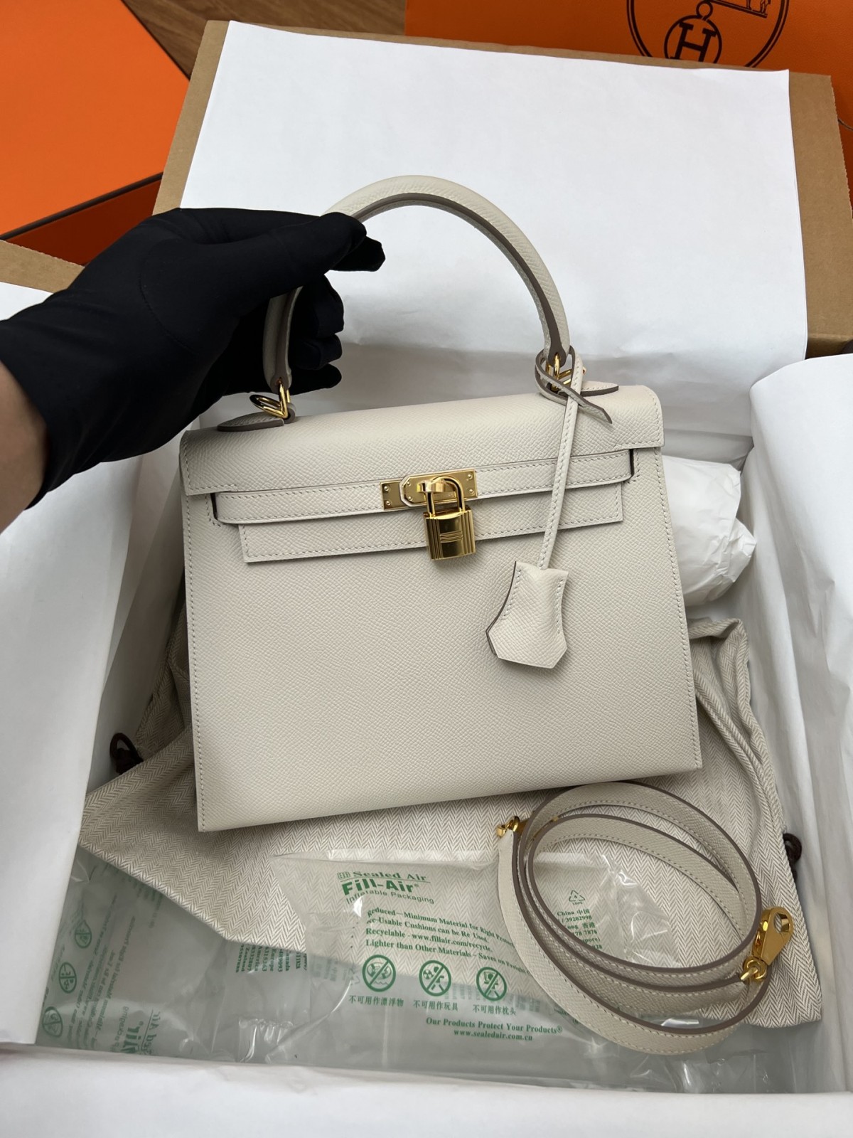 Shebag 15% off！And Hermes Kelly 25 snow white bag in gold hardware fully hand made review (2024 Dec updated)-Best Quality Fake Louis Vuitton сумка онлайн дүкөнү, Replica дизайнер сумка ru