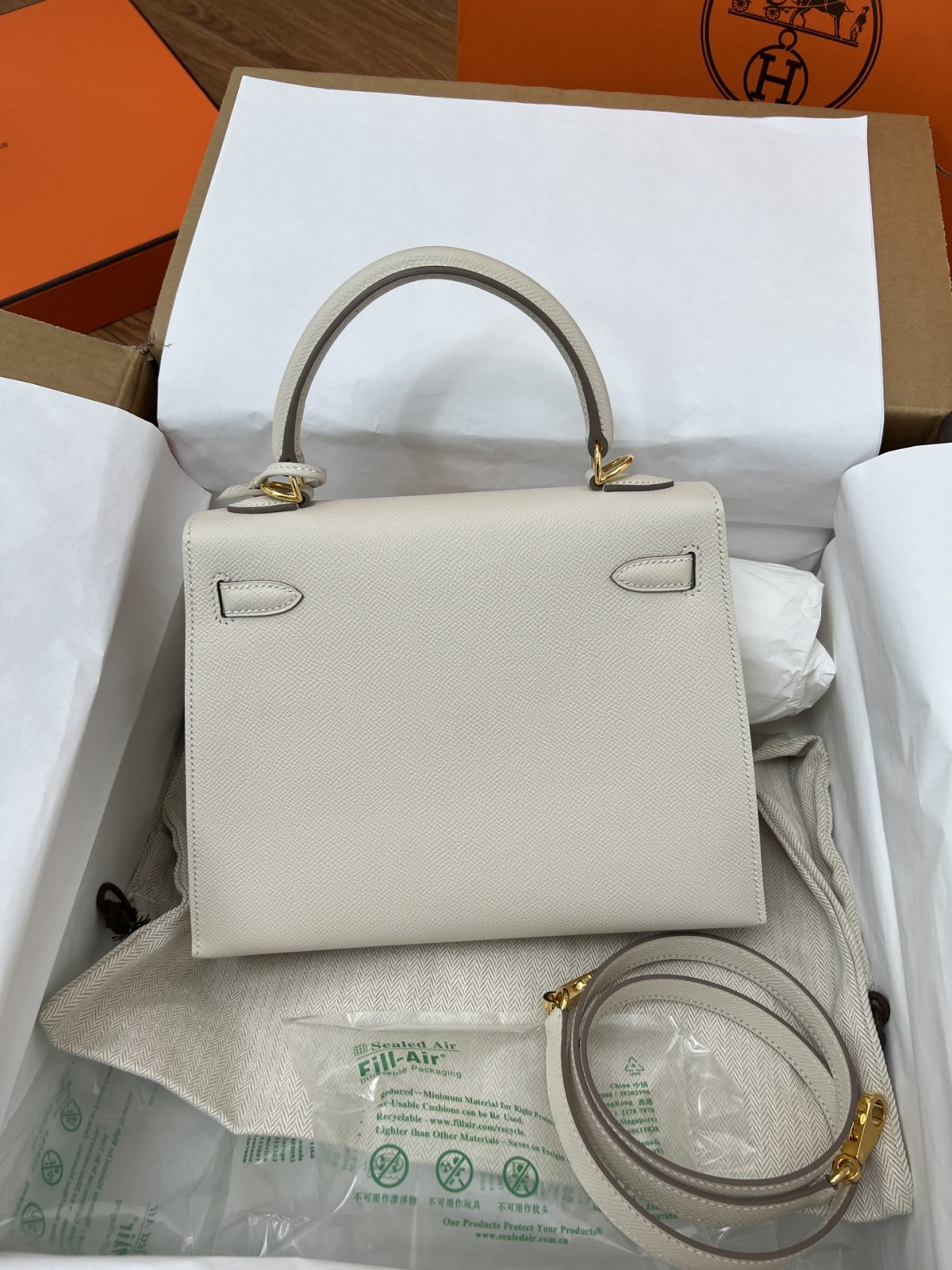 Shebag 15% off！And Hermes Kelly 25 snow white bag in gold hardware fully hand made review (2024 Dec updated)-Best Quality Fake Louis Vuitton сумка онлайн дүкөнү, Replica дизайнер сумка ru