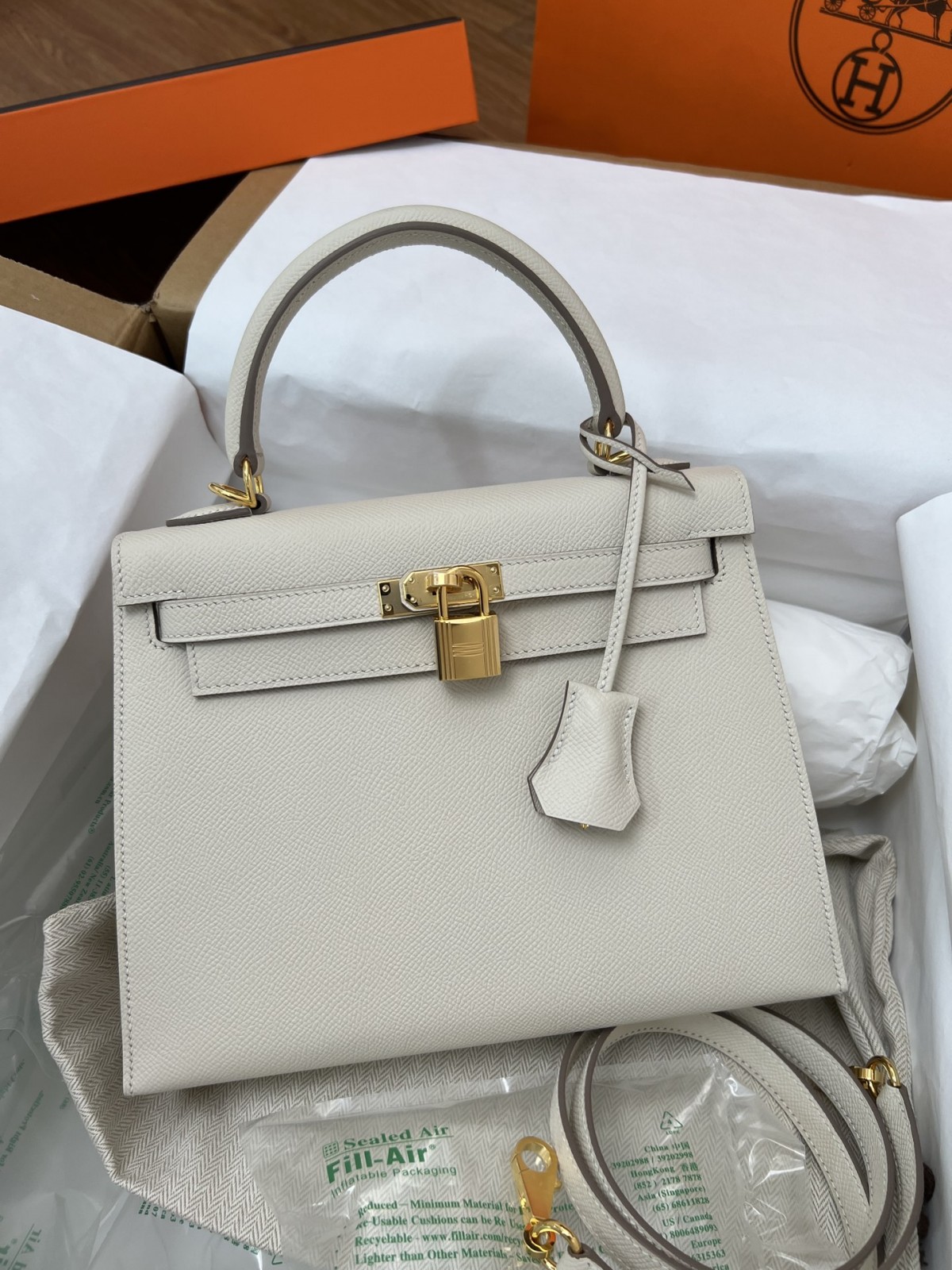 Shebag 15% off！And Hermes Kelly 25 snow white bag in gold hardware fully hand made review (2024 Dec updated)-Best Quality Fake Louis Vuitton сумка онлайн дүкөнү, Replica дизайнер сумка ru