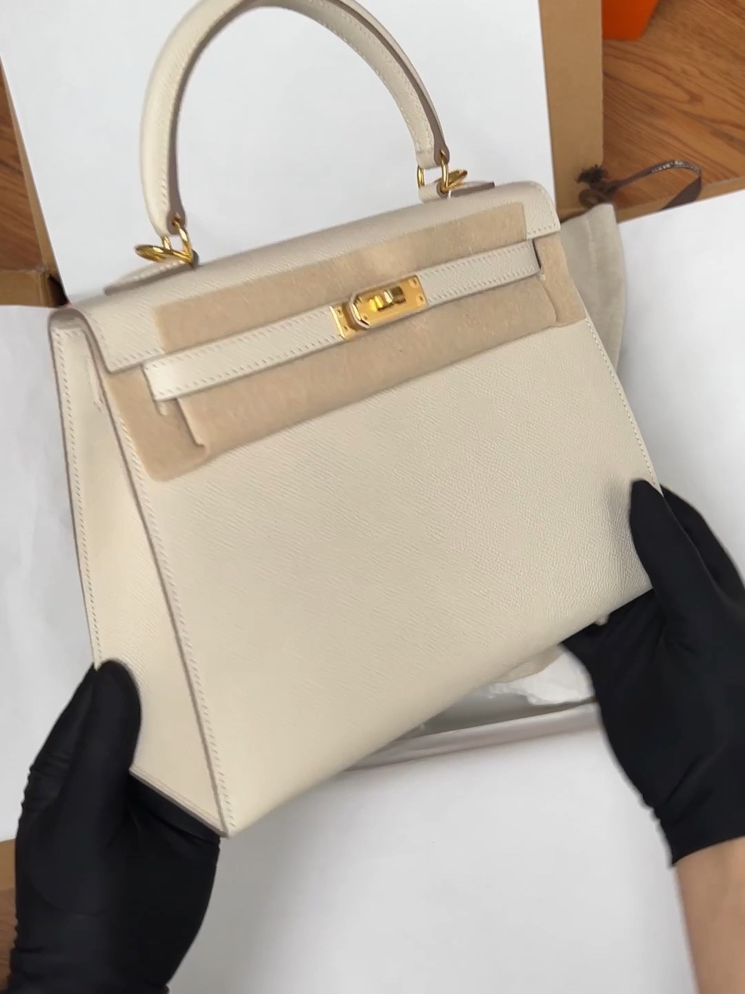 Shebag 15% off！And Hermes Kelly 25 snow white bag in gold hardware fully hand made review (2024 Dec updated)-Best Quality Fake Louis Vuitton сумка онлайн дүкөнү, Replica дизайнер сумка ru