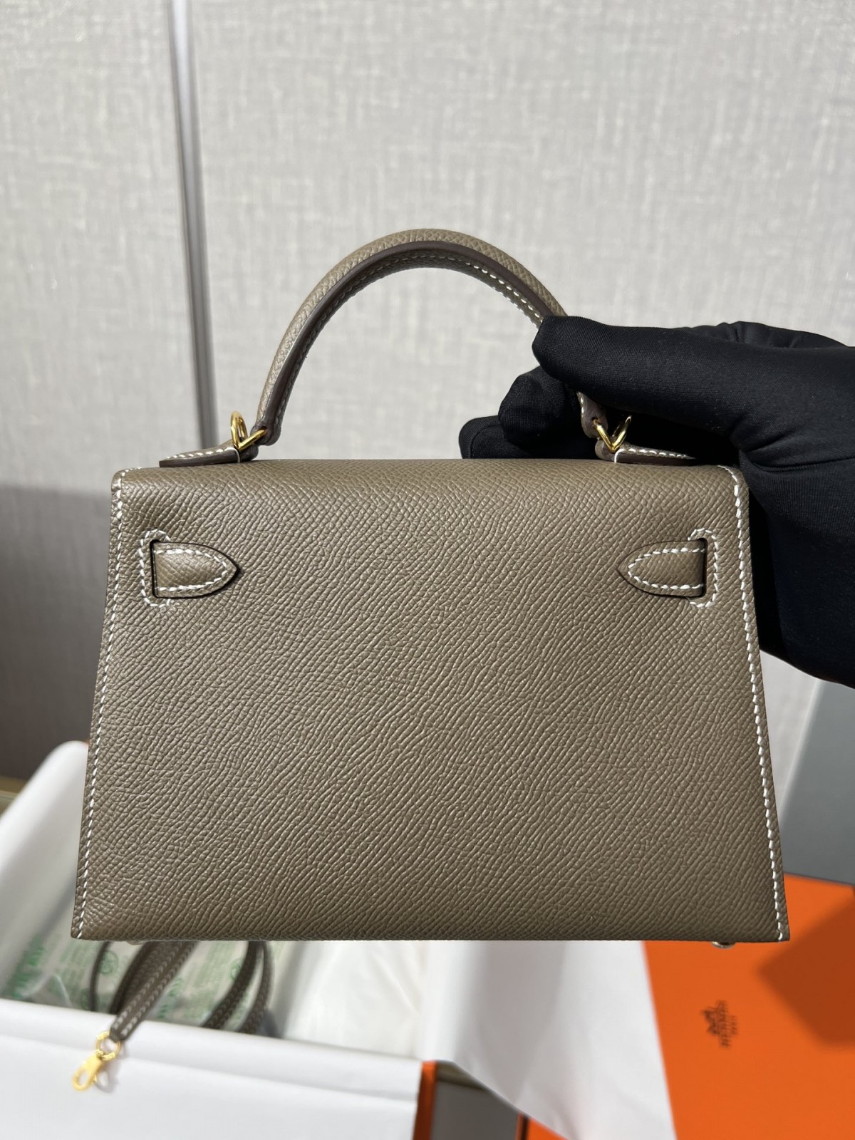 Shebag fully handmade Mini Kelly 2 bag in grey epsom leather gold hardware new batch photos (2024 Dec updated)-Best Quality Fake Louis Vuitton Bag Online Store, Replica designer bag ru