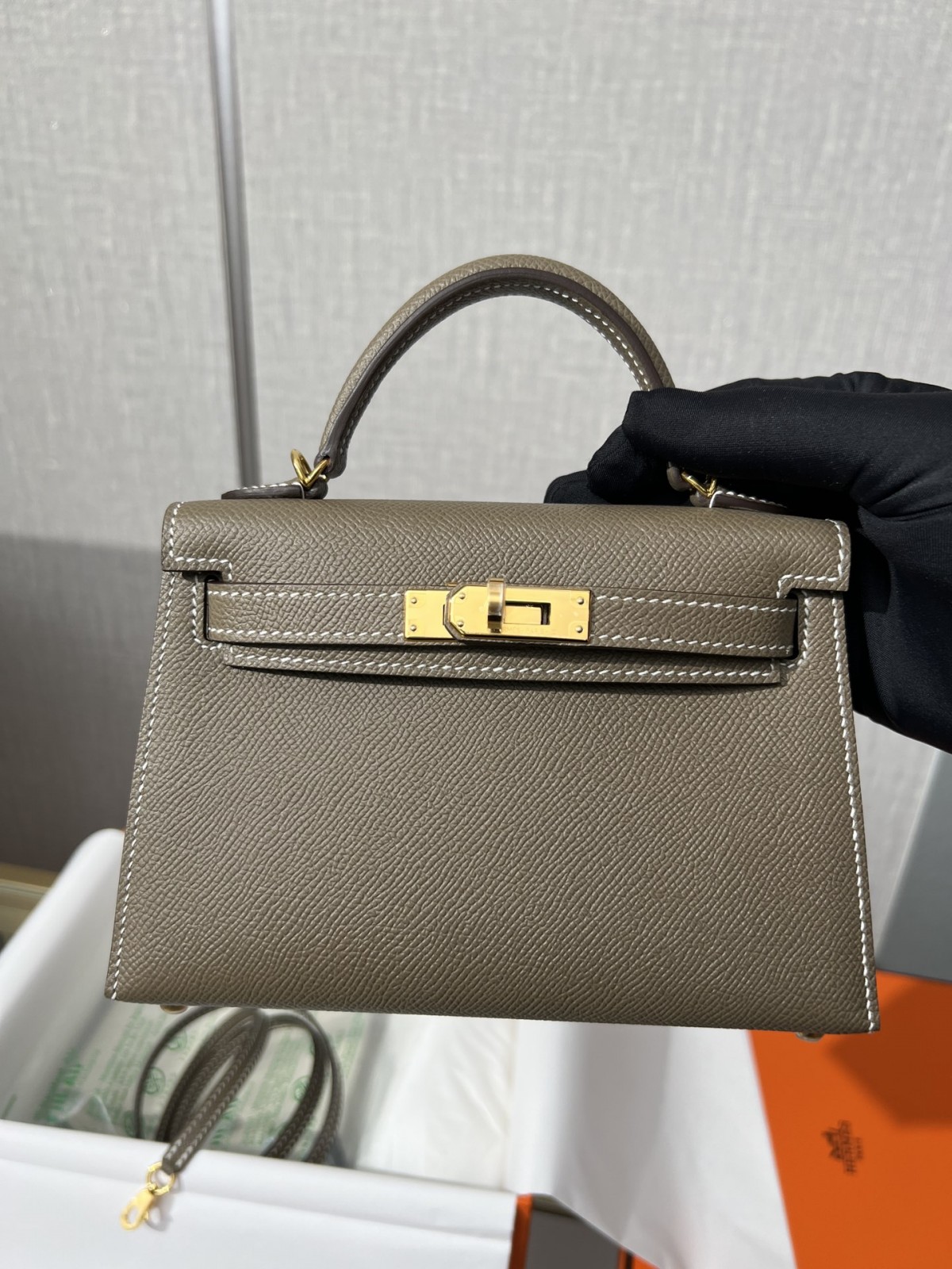 Shebag fully handmade Mini Kelly 2 bag in grey epsom leather gold hardware new batch photos (2024 Dec updated)-Best Quality Fake Louis Vuitton Bag Online Store, Replica designer bag ru