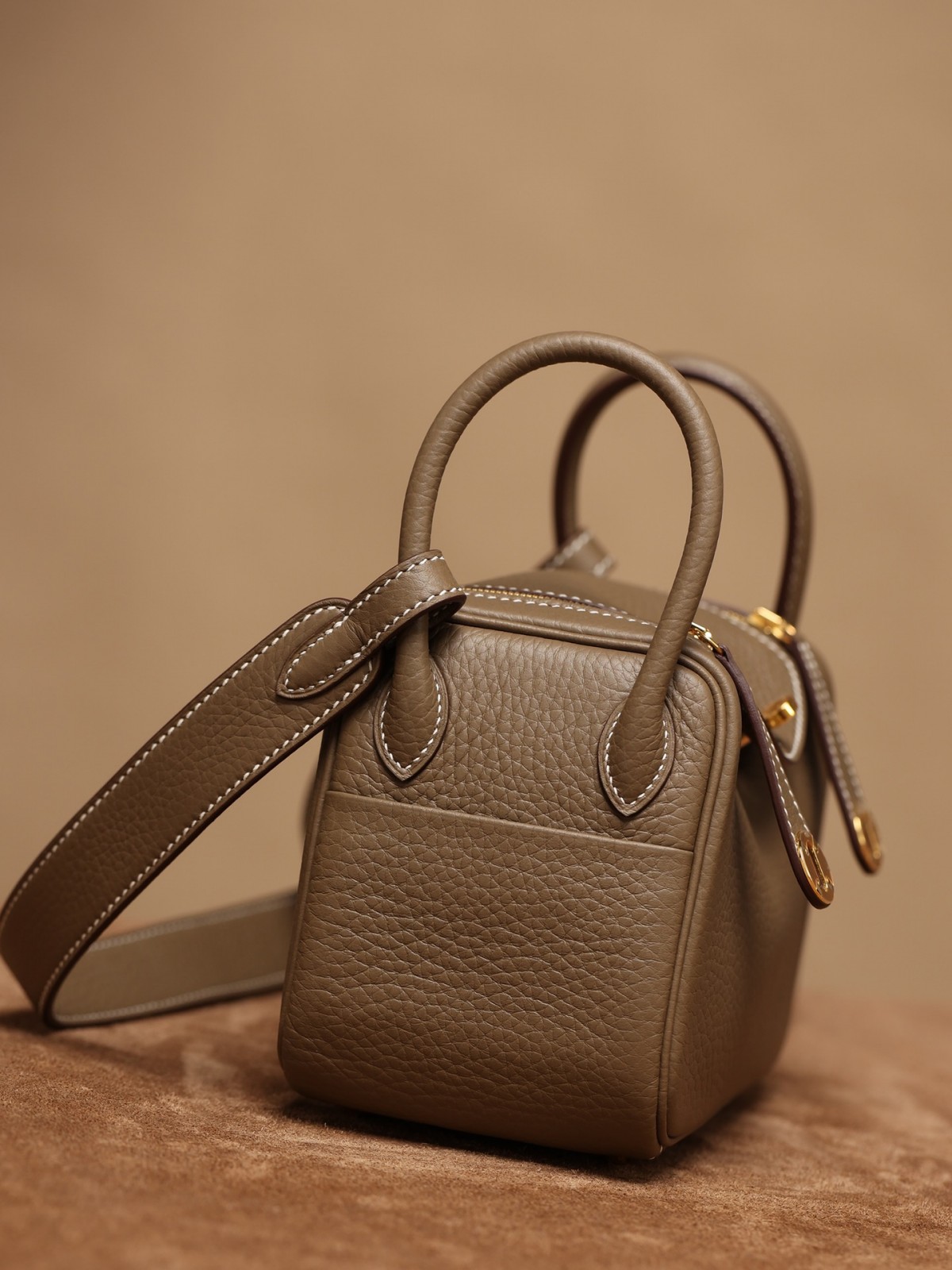 Shebag Hermes Mini Lindy 19 bag review grey with togo leather (2024 Dec updated)-Καλύτερης ποιότητας Fake Louis Vuitton Ηλεκτρονικό κατάστημα, Replica designer bag ru