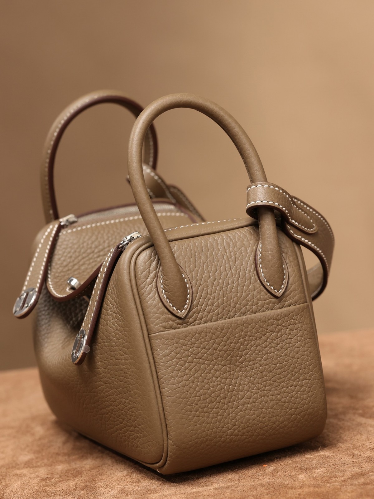 Shebag Hermes Mini Lindy 19 bag review grey with togo leather (2024 Dec updated)-Καλύτερης ποιότητας Fake Louis Vuitton Ηλεκτρονικό κατάστημα, Replica designer bag ru