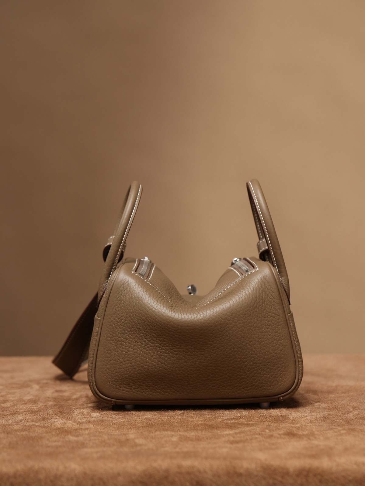 Shebag Hermes Mini Lindy 19 bag review grey with togo leather (2024 Dec updated)-Καλύτερης ποιότητας Fake Louis Vuitton Ηλεκτρονικό κατάστημα, Replica designer bag ru