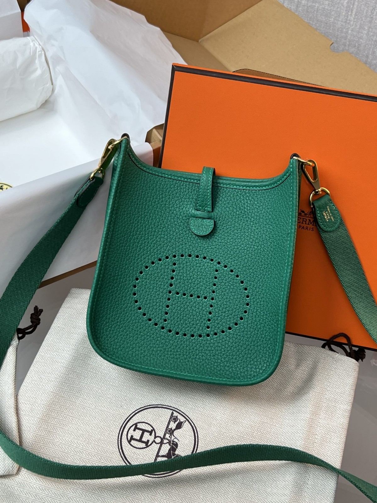 Shebag fully handmade Hermes Evelyne 16 bag in green togo reveiew(2024 Dec updated)-Toko Online Tas Louis Vuitton Palsu Kualitas Terbaik, Tas desainer replika ru