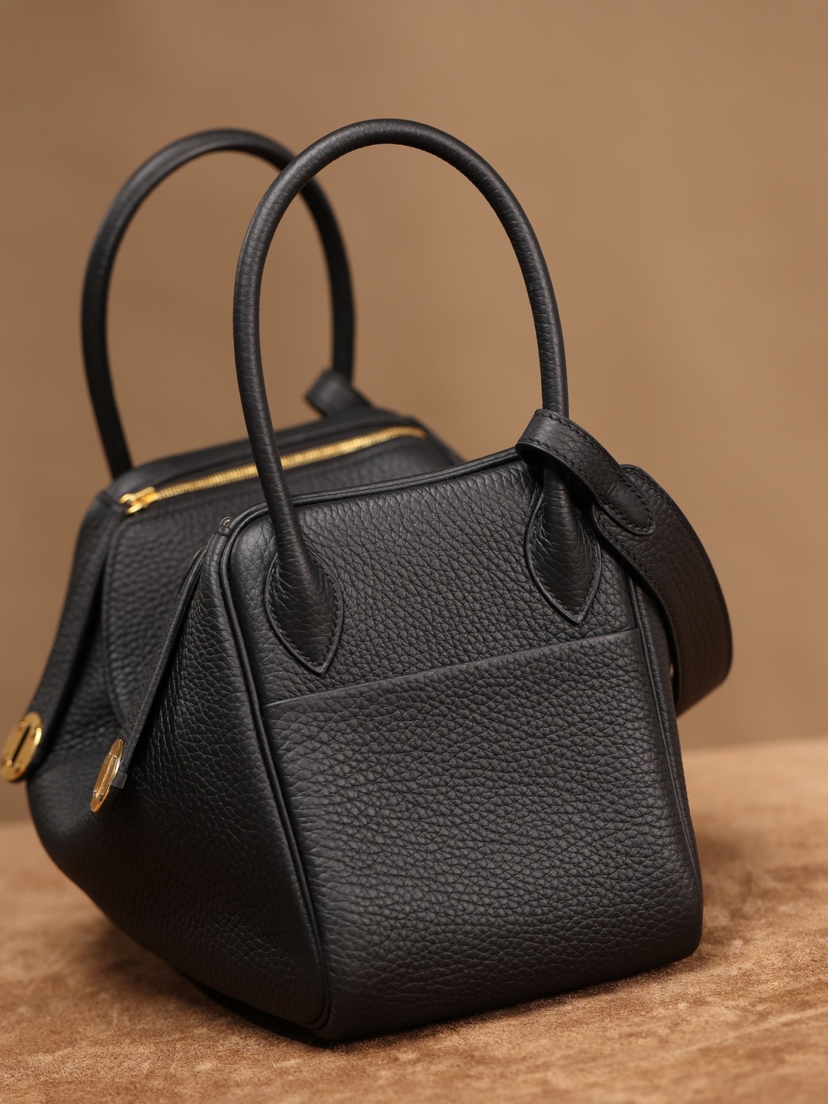 Shebag handmade Hermes Lindy 26 bag black togo review (2025 Jan updated)-L-Aħjar Kwalità Foloz Louis Vuitton Bag Online Store, Replica designer bag ru