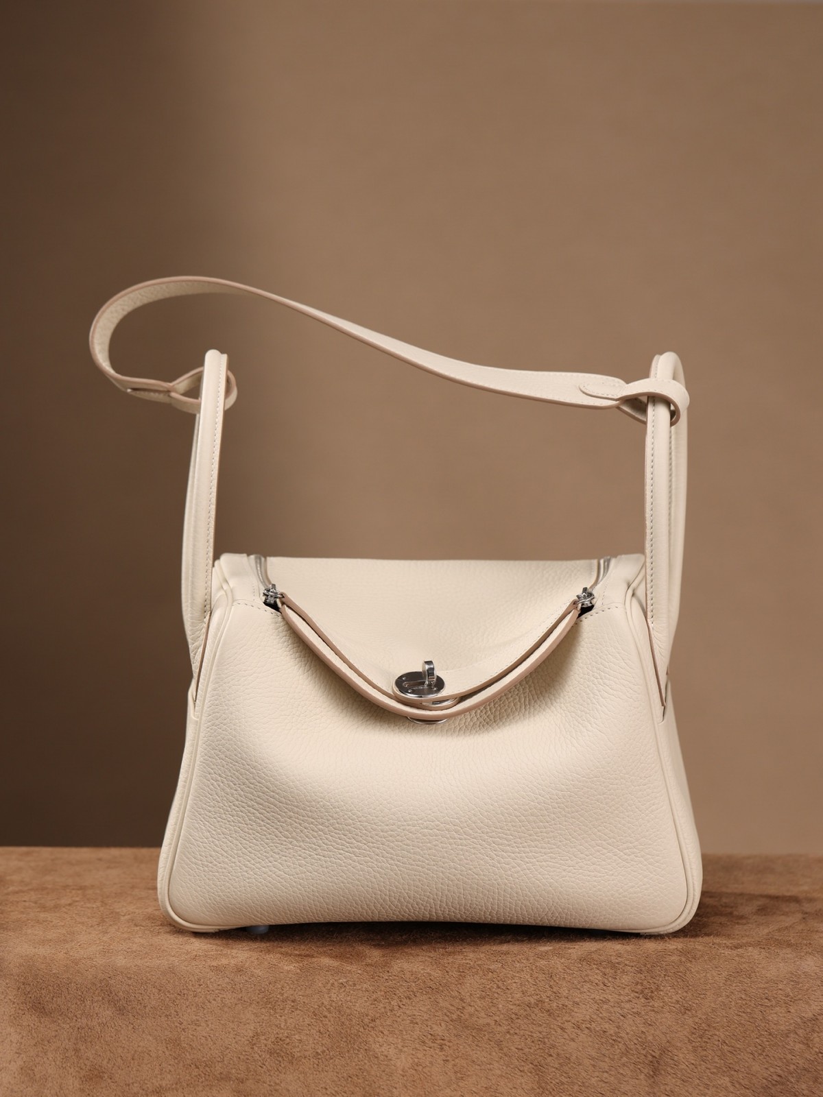 Shebag fully hand made Lindy 26 white bag in togo review (2025 Jan updated)-Best Quality Fake Louis Vuitton Bag Online Store, Replica designer bag ru