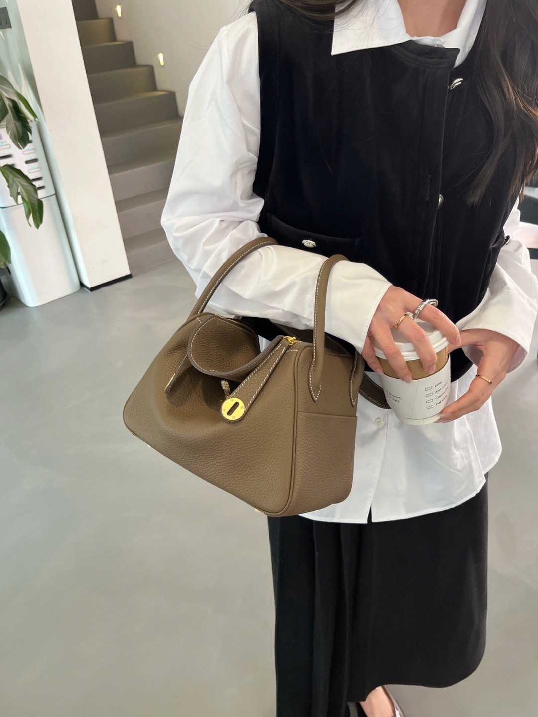 Shebag fully handmade Hermes Lindy 26 grey gold in togo(2025 Jan updated)-Umgangatho ogqwesileyo woMgangatho weFake weLouis Vuitton kwiVenkile ye-Intanethi, ibhegi yomyili weReplica ru