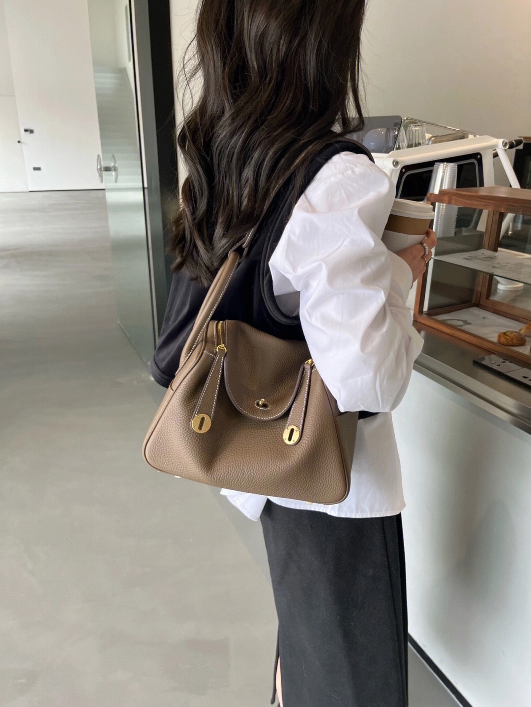 Shebag fully handmade Hermes Lindy 26 grey gold in togo(2025 Jan updated)-Umgangatho ogqwesileyo woMgangatho weFake weLouis Vuitton kwiVenkile ye-Intanethi, ibhegi yomyili weReplica ru