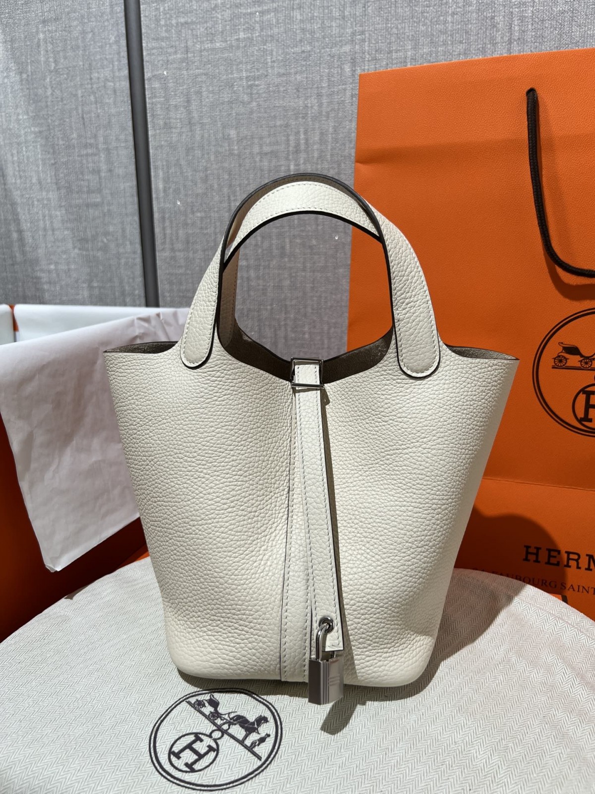 Shebag handmade Hermes white Picotin 18 bag in white togo (2025 Feb updated)-Best Quality Fake Louis Vuitton Bag Online Store, Replica designer bag ru