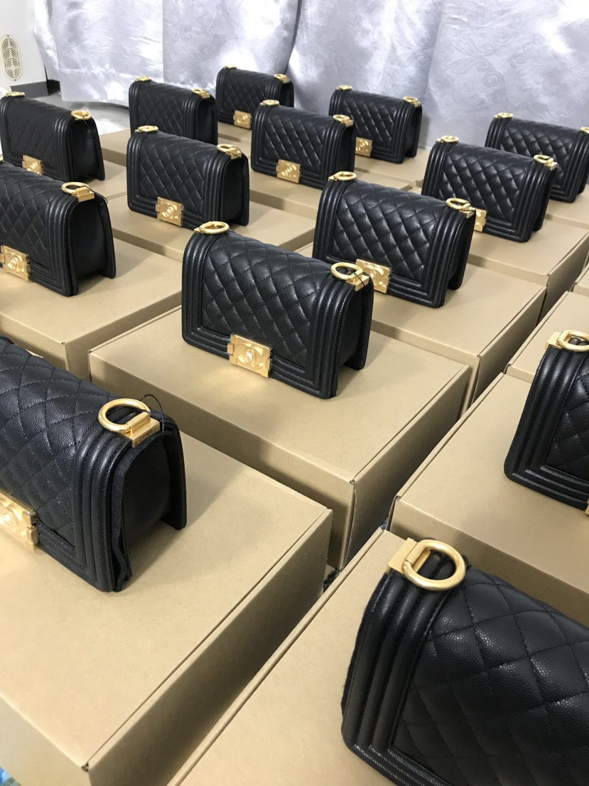 Shebag recent shipping photos of Chanel and Louis Vuitton bags (2025 Mar updated)-Zoo Zoo Fake Louis Vuitton Hnab Online Khw, Replica designer hnab ru