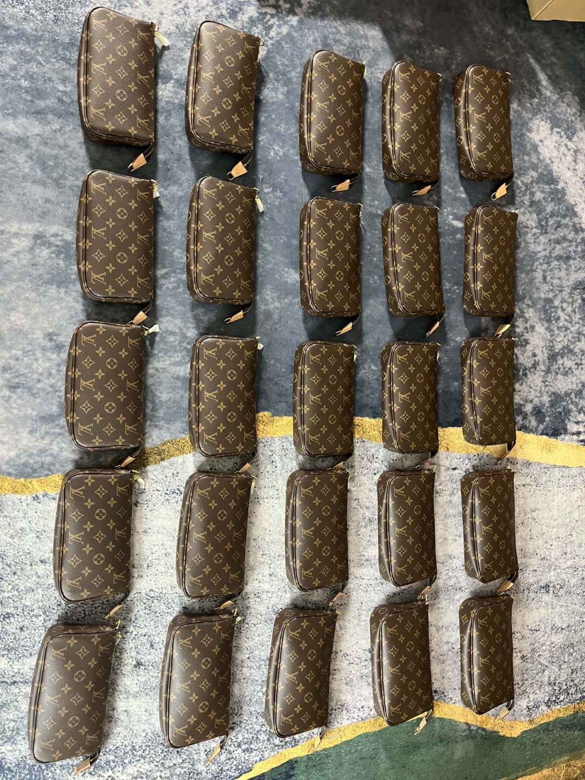 Shebag recent shipping photos of Chanel and Louis Vuitton bags (2025 Mar updated)-Zoo Zoo Fake Louis Vuitton Hnab Online Khw, Replica designer hnab ru