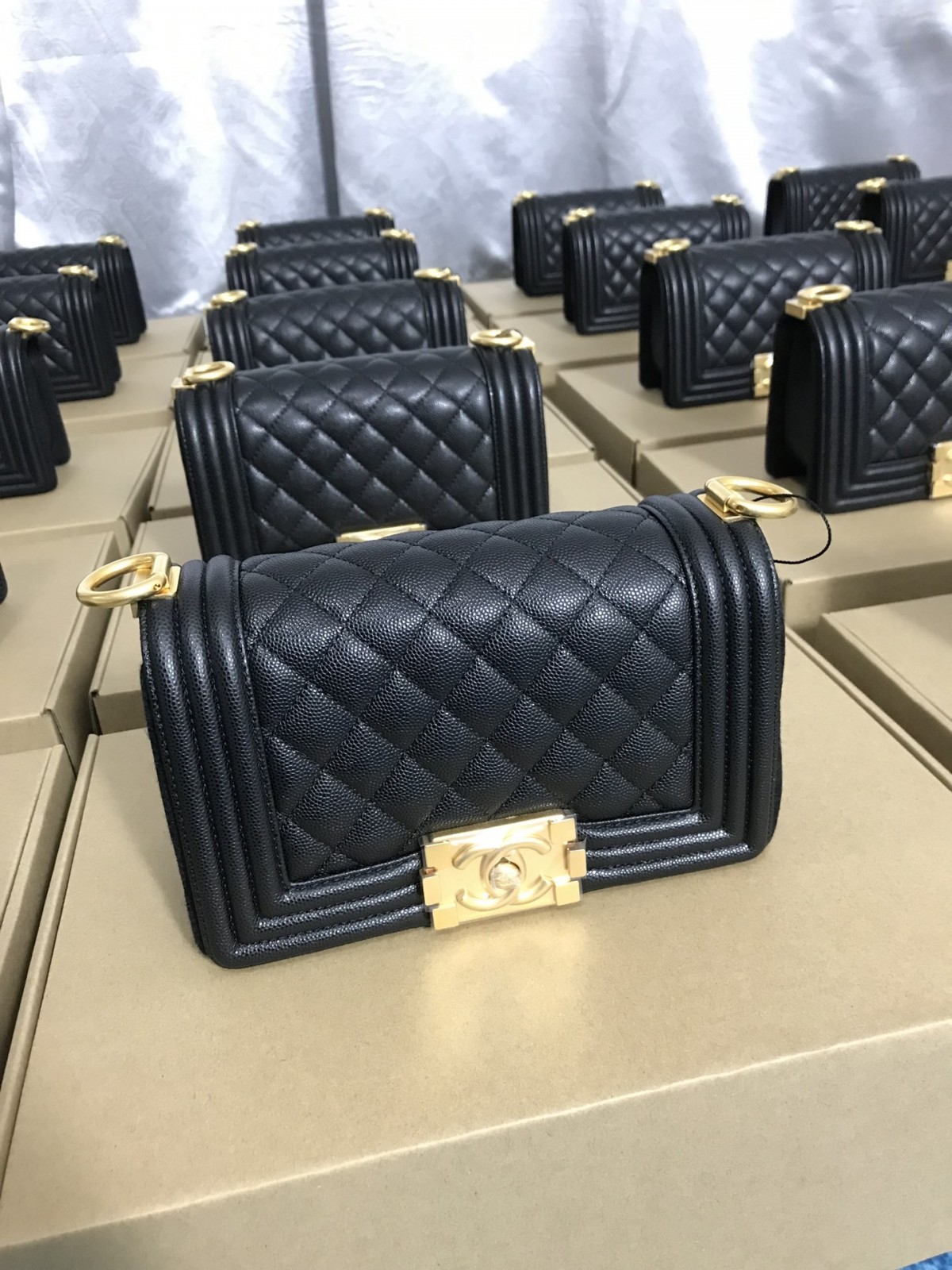 Shebag recent shipping photos of Chanel and Louis Vuitton bags (2025 Mar updated)-Zoo Zoo Fake Louis Vuitton Hnab Online Khw, Replica designer hnab ru