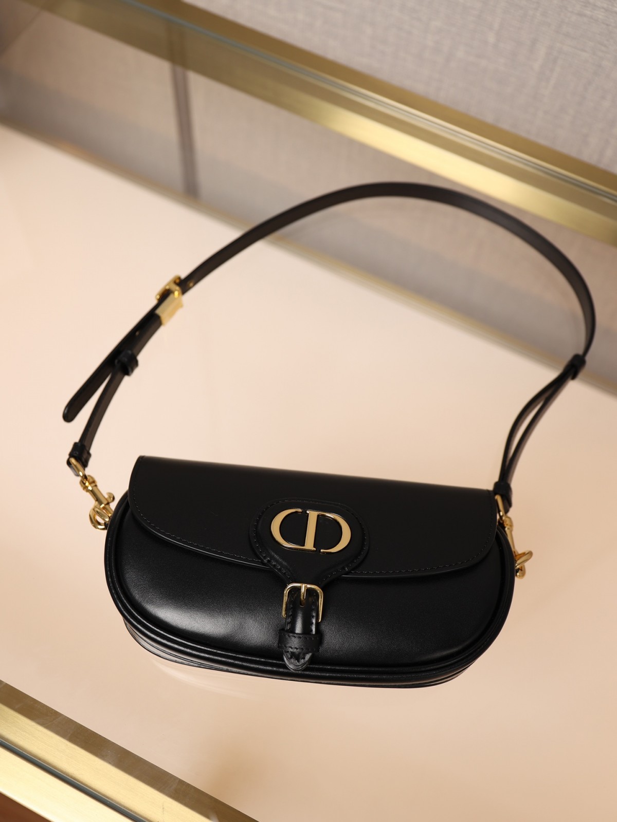 Shebag 2025 top replica Dior bobby east west in leather showcase （2025 Mar updated）-Tayada ugu Fiican ee Louis Vuitton Boorsada Online Store, Bac naqshadeeye nuqul ah