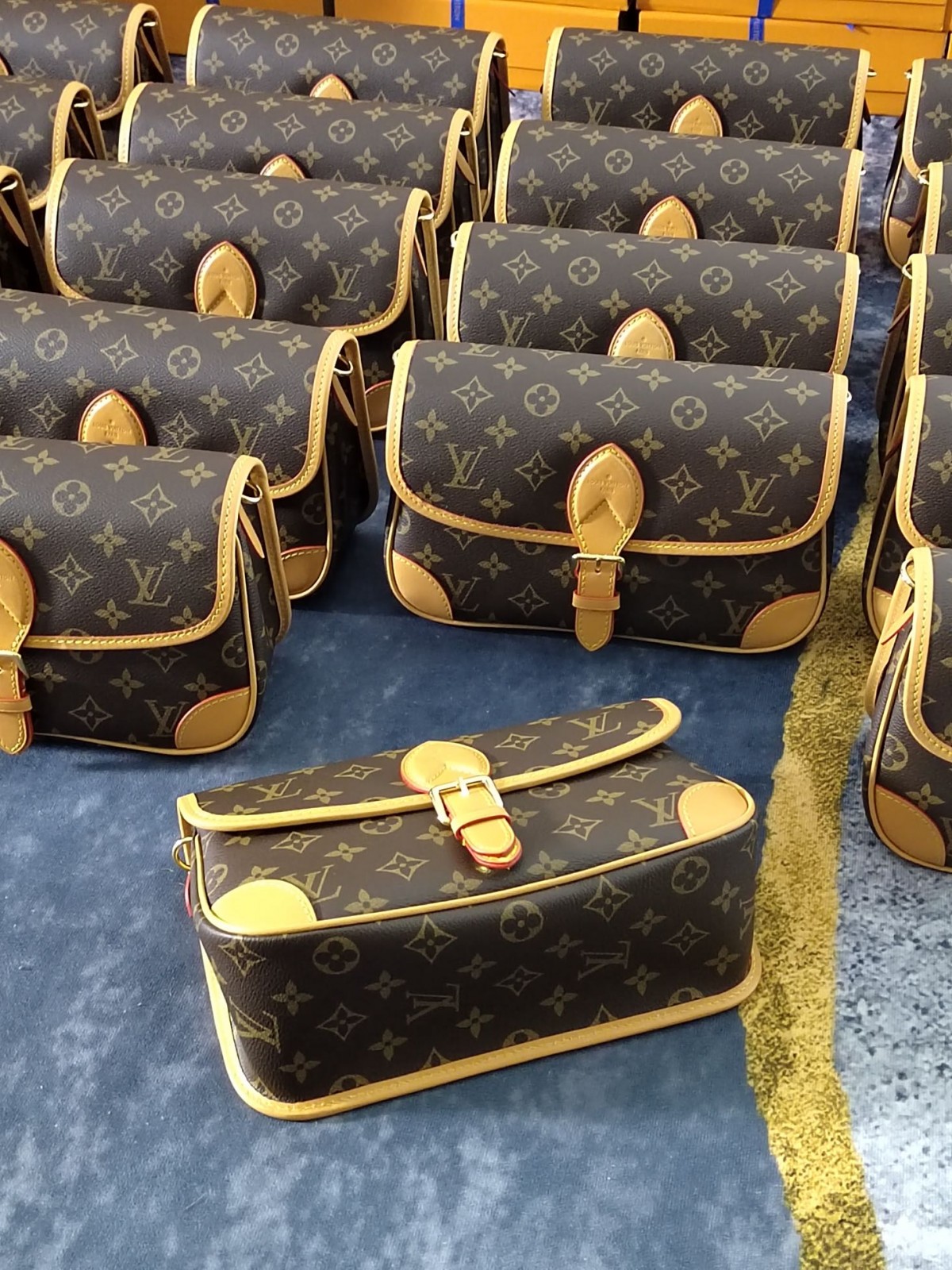 Super replica Louis Vuitton M45985 Diane bag review (2025 May updated)-Best Quality Fake Louis Vuitton Bag Online Store, Replica designer bag ru