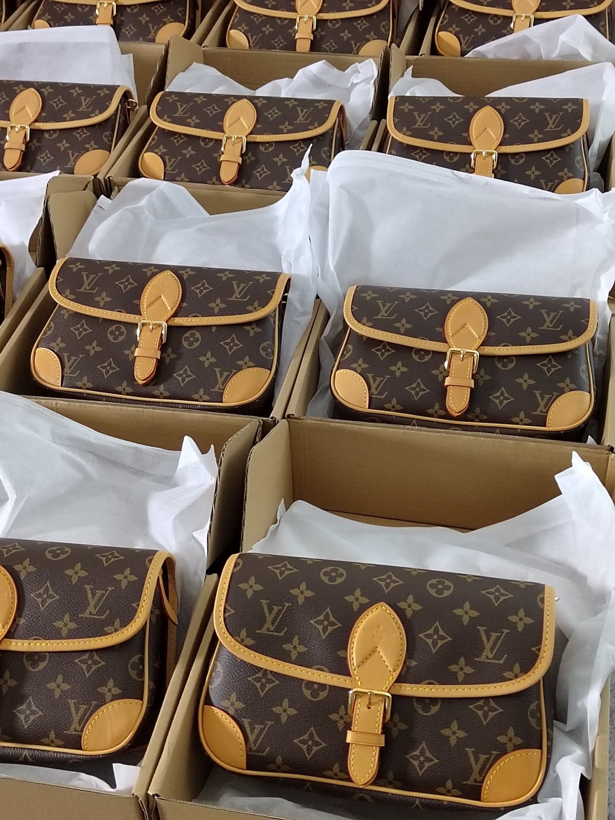 Super replica Louis Vuitton M45985 Diane bag review (2025 May updated)-Best Quality Fake Louis Vuitton Bag Online Store, Replica designer bag ru