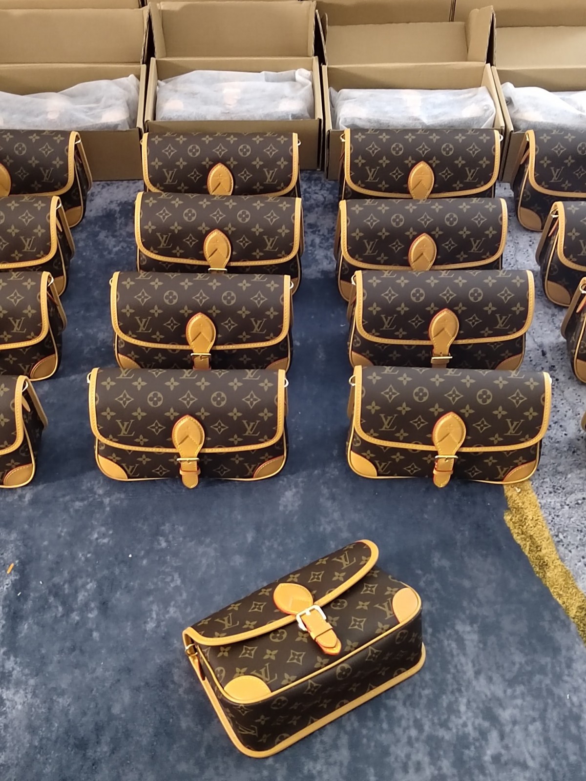 Super replica Louis Vuitton M45985 Diane bag review (2025 May updated)-Best Quality Fake Louis Vuitton Bag Online Store, Replica designer bag ru