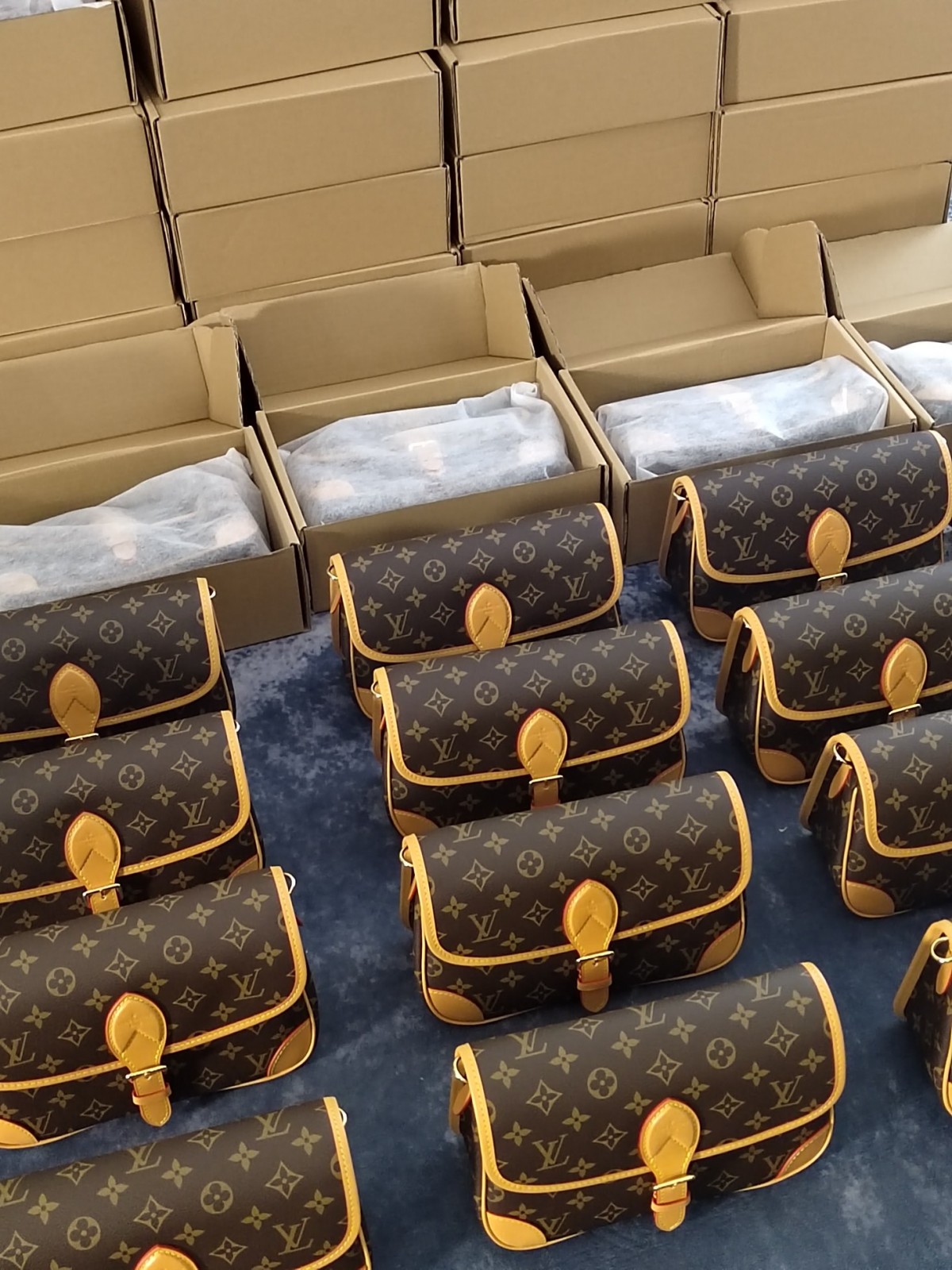 Super replica Louis Vuitton M45985 Diane bag review (2025 May updated)-Best Quality Fake Louis Vuitton Bag Online Store, Replica designer bag ru