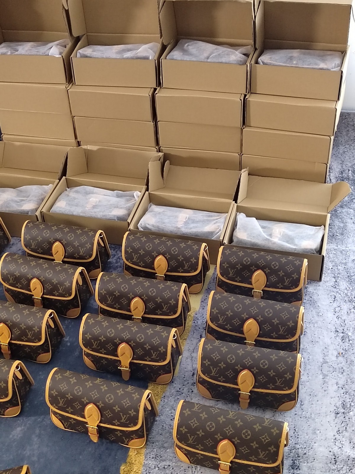 Super replica Louis Vuitton M45985 Diane bag review (2025 May updated)-Best Quality Fake Louis Vuitton Bag Online Store, Replica designer bag ru