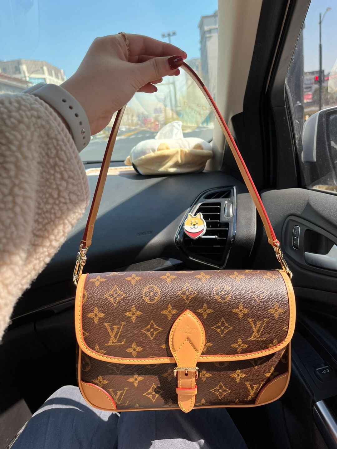 Super replica Louis Vuitton M45985 Diane bag review (2025 May updated)-Best Quality Fake Louis Vuitton Bag Online Store, Replica designer bag ru