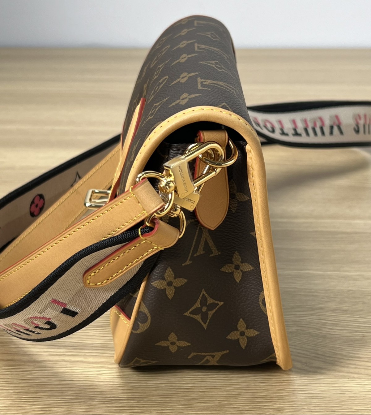 Super replica Louis Vuitton M45985 Diane bag review (2025 May updated)-Best Quality Fake Louis Vuitton Bag Online Store, Replica designer bag ru