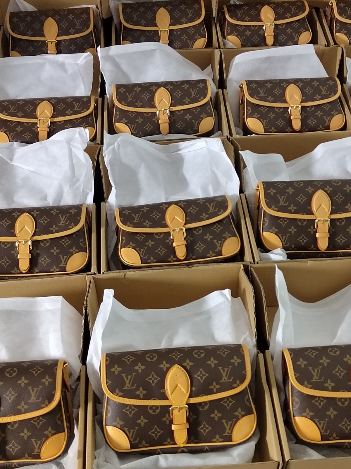 Super replica Louis Vuitton M45985 Diane bag review (2025 May updated)-Best Quality Fake Louis Vuitton Bag Online Store, Replica designer bag ru