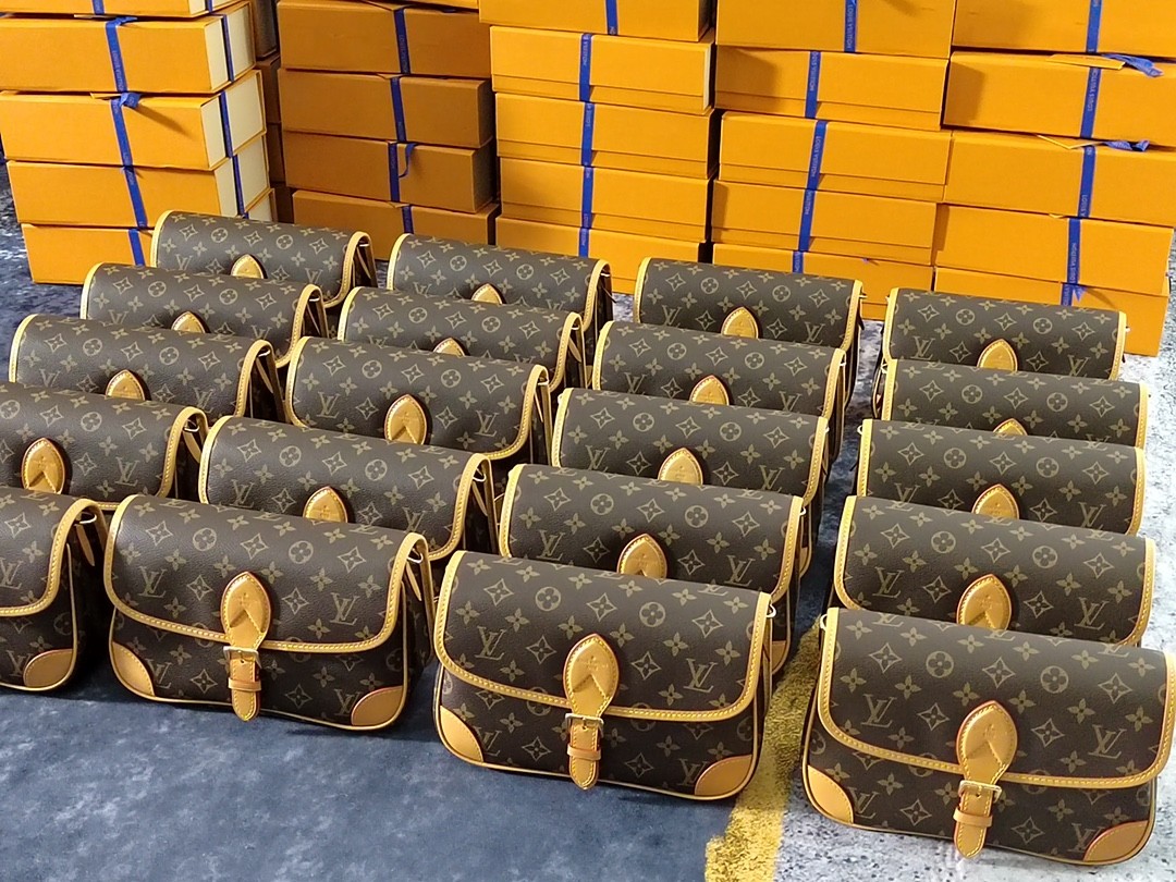 Super replica Louis Vuitton M45985 Diane bag review (2025 May updated)-Best Quality Fake Louis Vuitton Bag Online Store, Replica designer bag ru