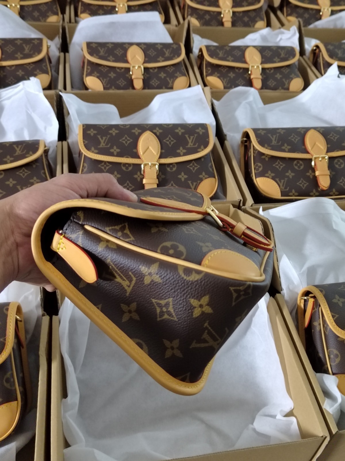Super replica Louis Vuitton M45985 Diane bag review (2025 May updated)-Best Quality Fake Louis Vuitton Bag Online Store, Replica designer bag ru