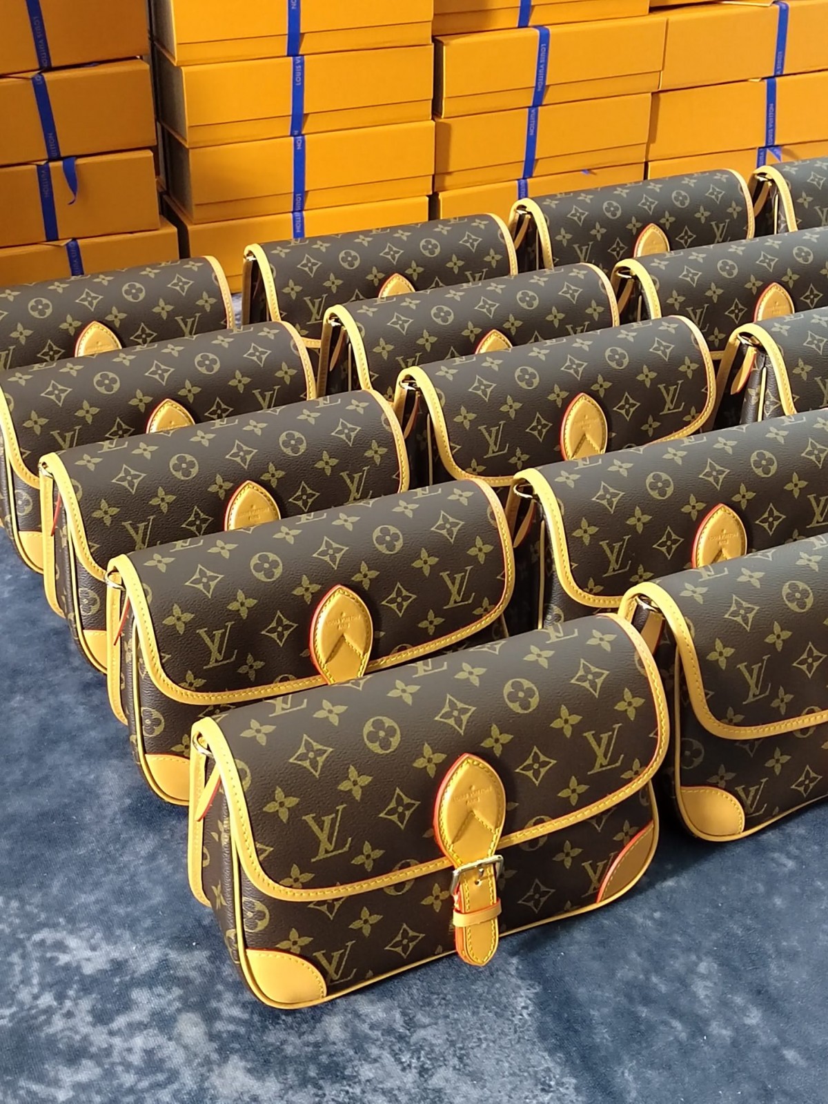 Super replica Louis Vuitton M45985 Diane bag review (2025 May updated)-Best Quality Fake Louis Vuitton Bag Online Store, Replica designer bag ru