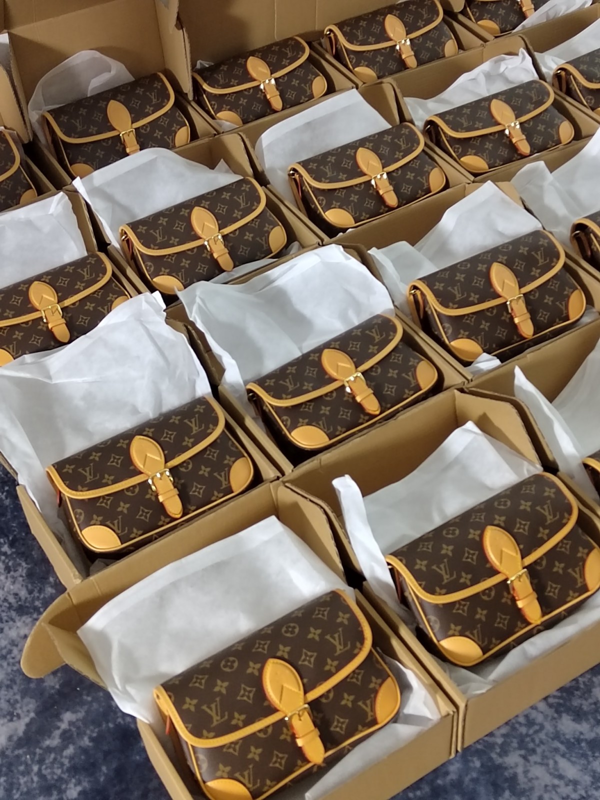 Super replica Louis Vuitton M45985 Diane bag review (2025 May updated)-Best Quality Fake Louis Vuitton Bag Online Store, Replica designer bag ru