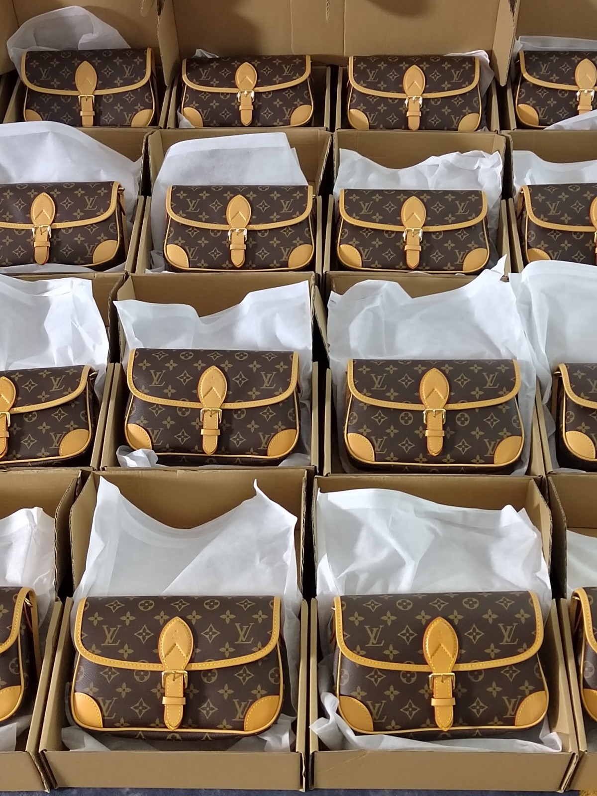 Super replica Louis Vuitton M45985 Diane bag review (2025 May updated)-Best Quality Fake Louis Vuitton Bag Online Store, Replica designer bag ru