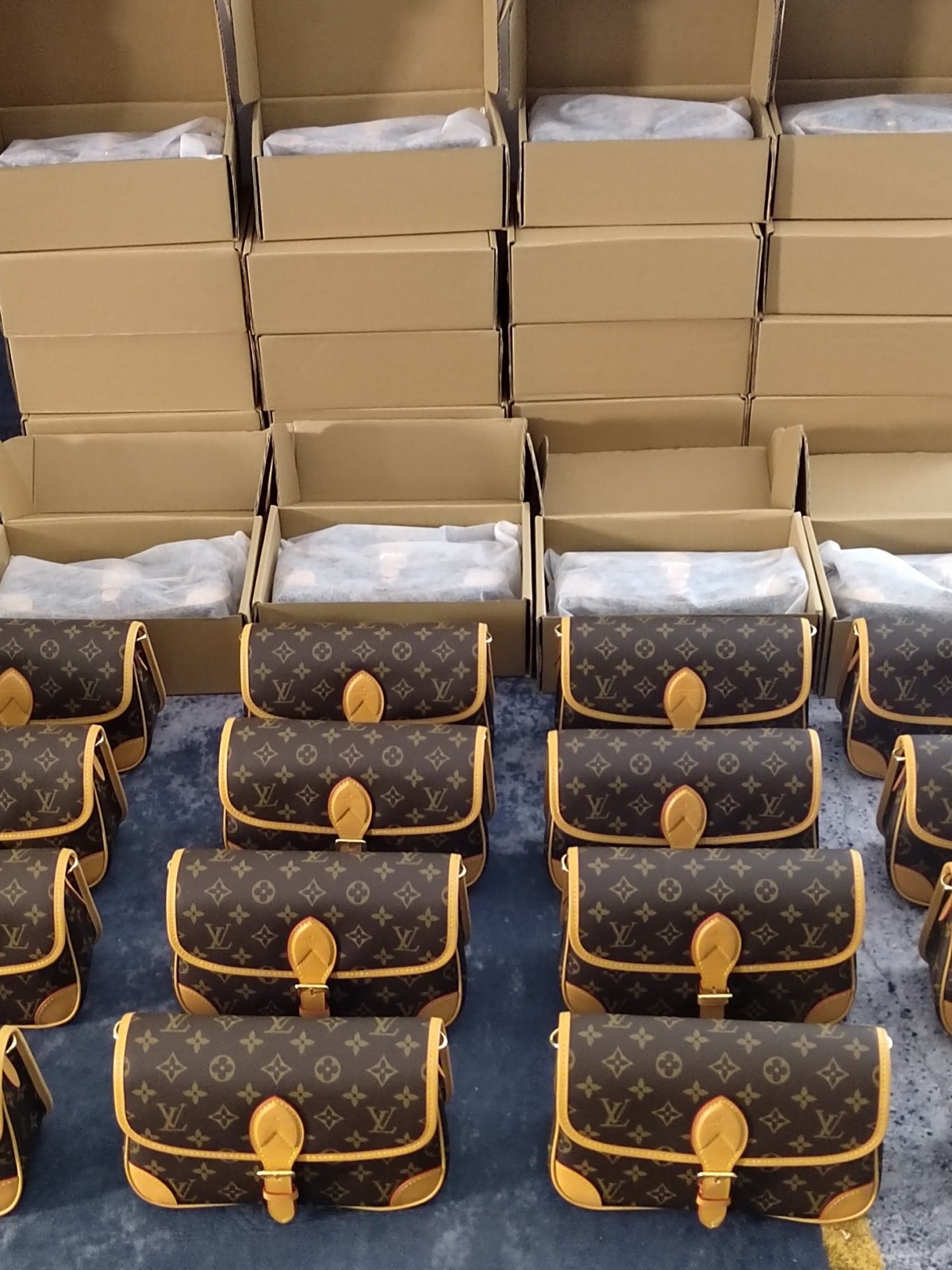 Super replica Louis Vuitton M45985 Diane bag review (2025 May updated)-Best Quality Fake Louis Vuitton Bag Online Store, Replica designer bag ru